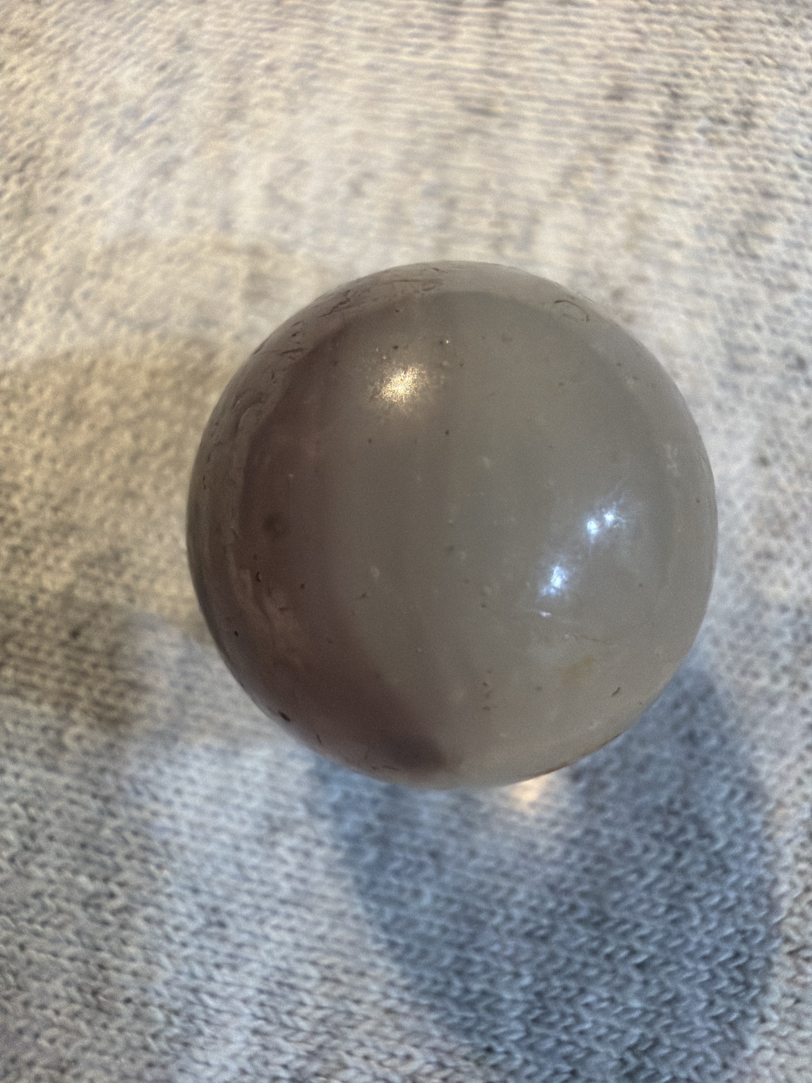 Gray Moonie by Vitro Agate, identification view