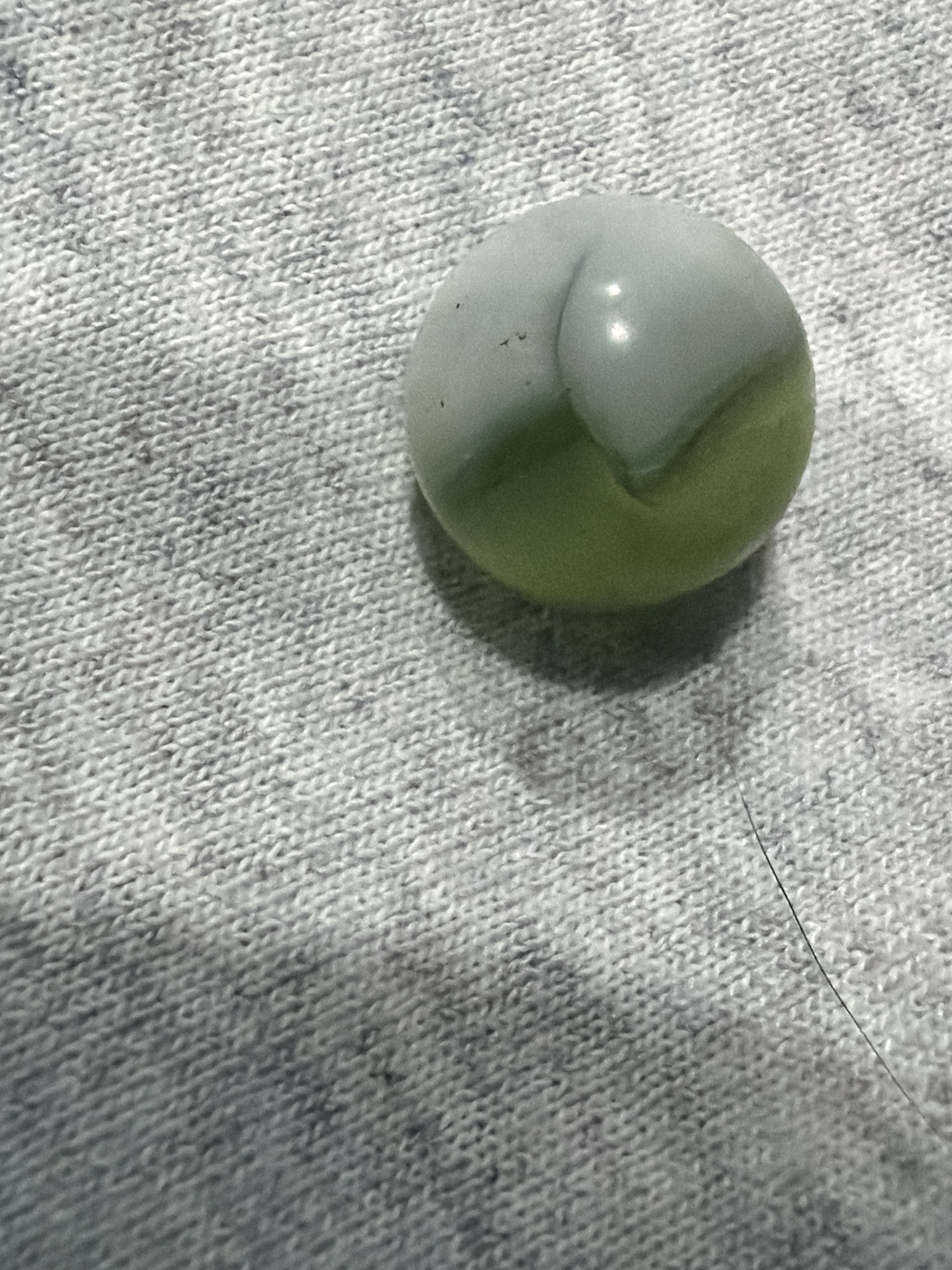 Green and White Corkscrew by Akro Agate, identification view