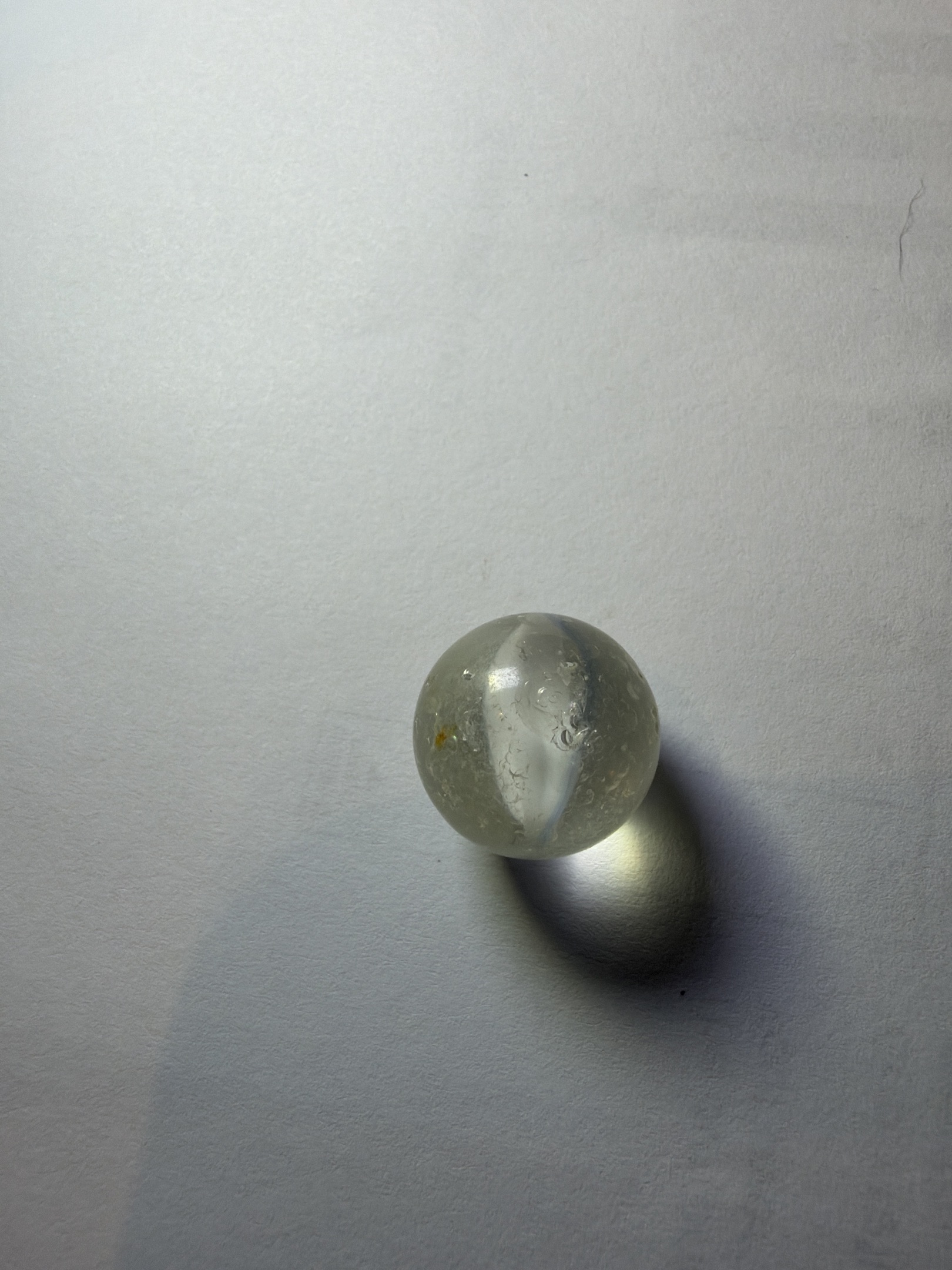 White Single-Vane Cat's Eye by Vitro Agate, identification view