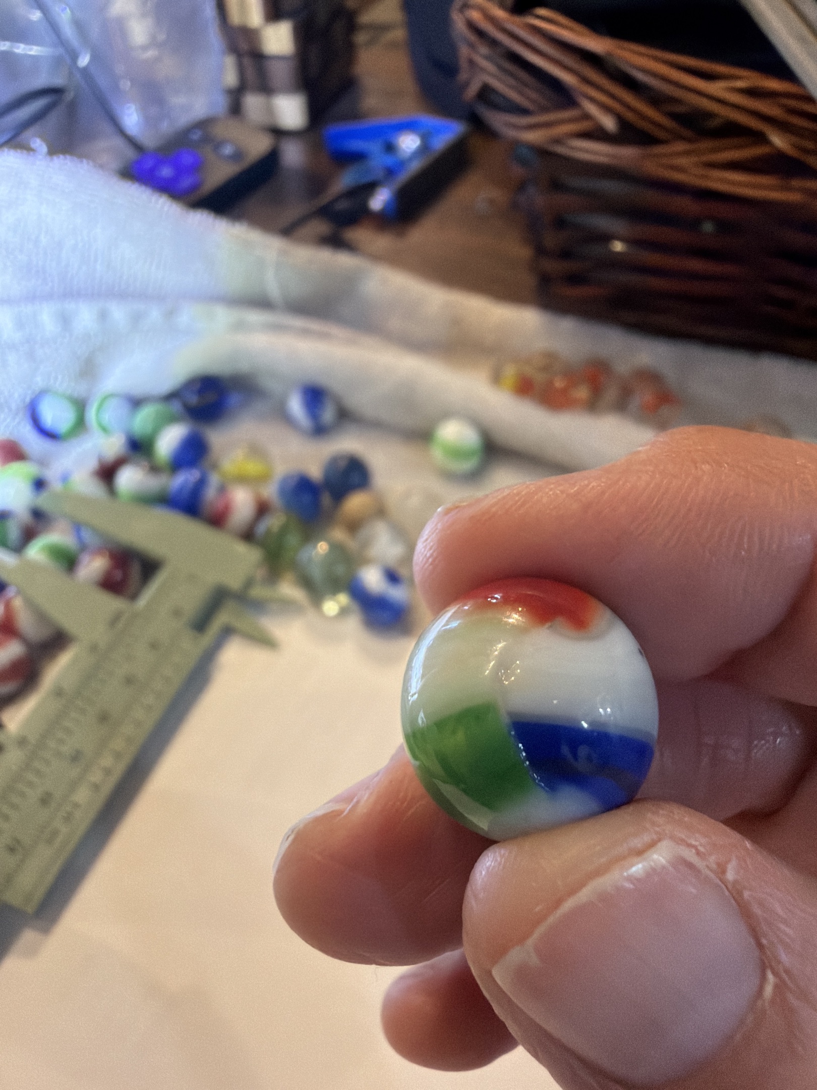 Parrot - Three-Color Patch by Vitro Agate Company, identification view