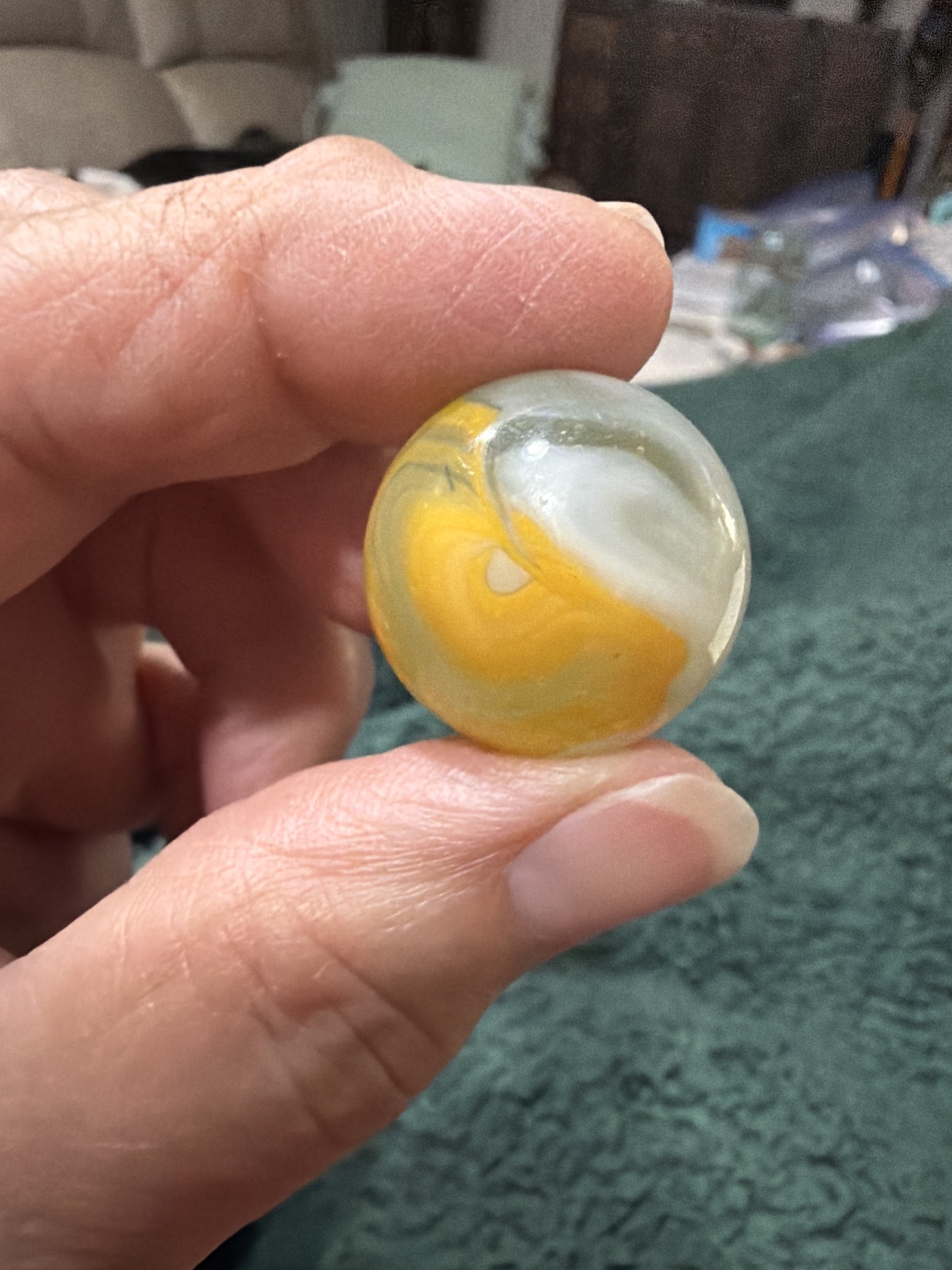 Egg Yolk Corkscrew by Akro Agate, identification view