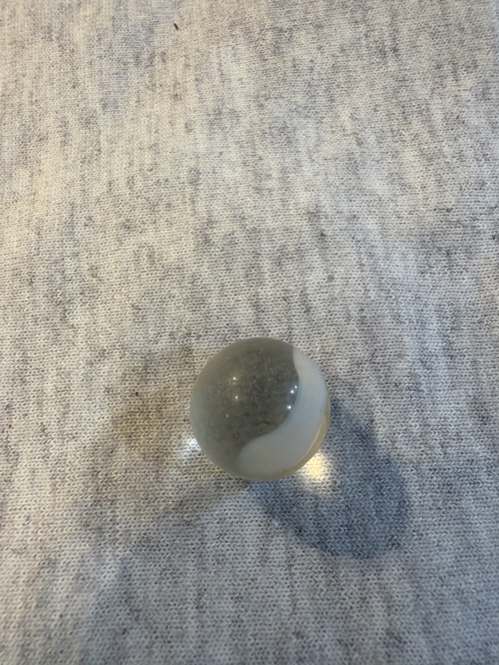 White Cat's Eye on Clear by Vitro Agate, identification view