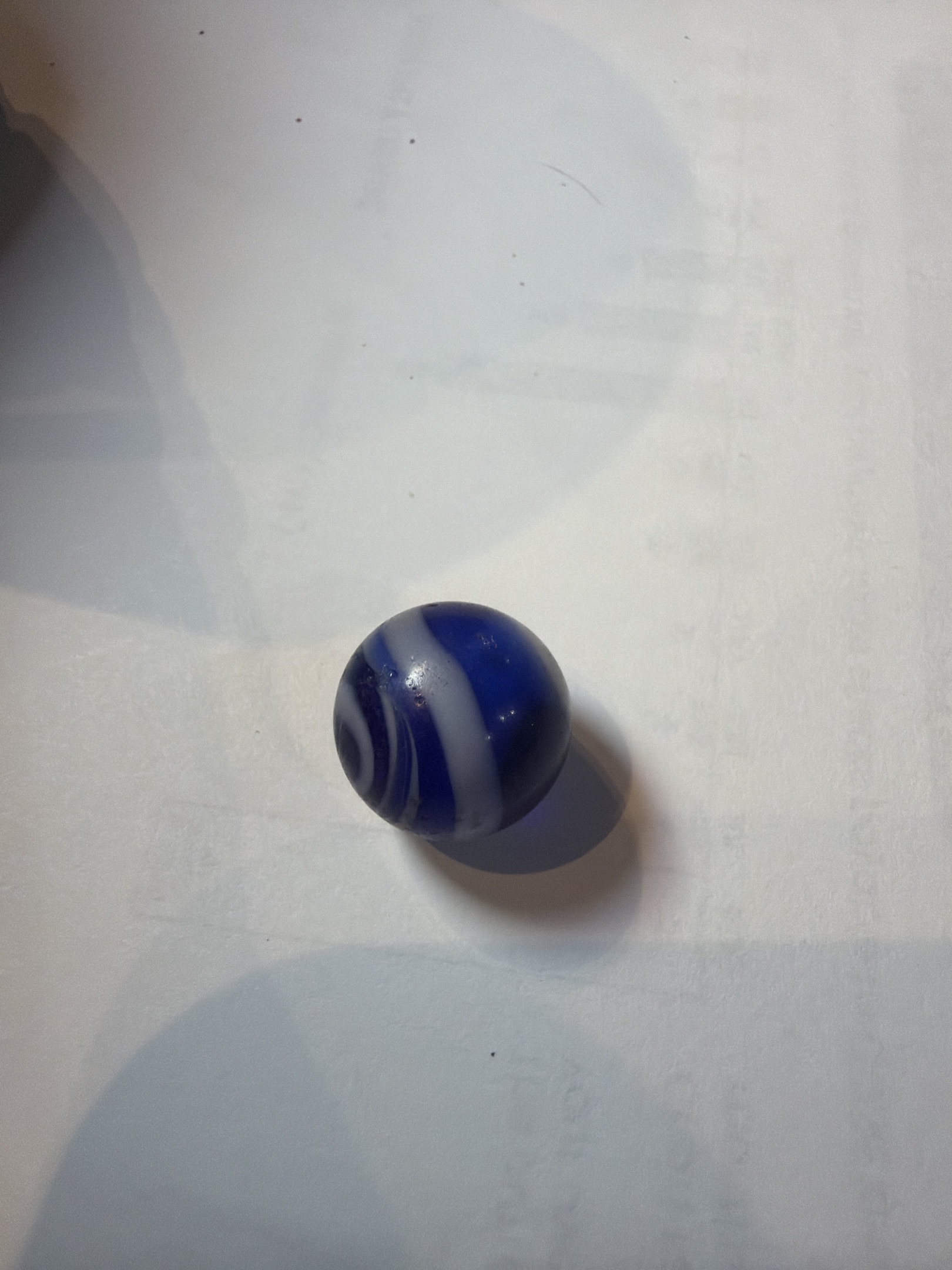Blue and White Corkscrew by Akro Agate, identification view