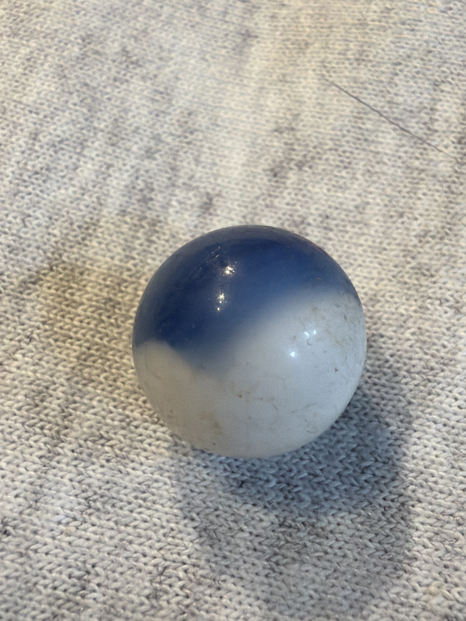 Blue Moonie by Akro Agate, identification view