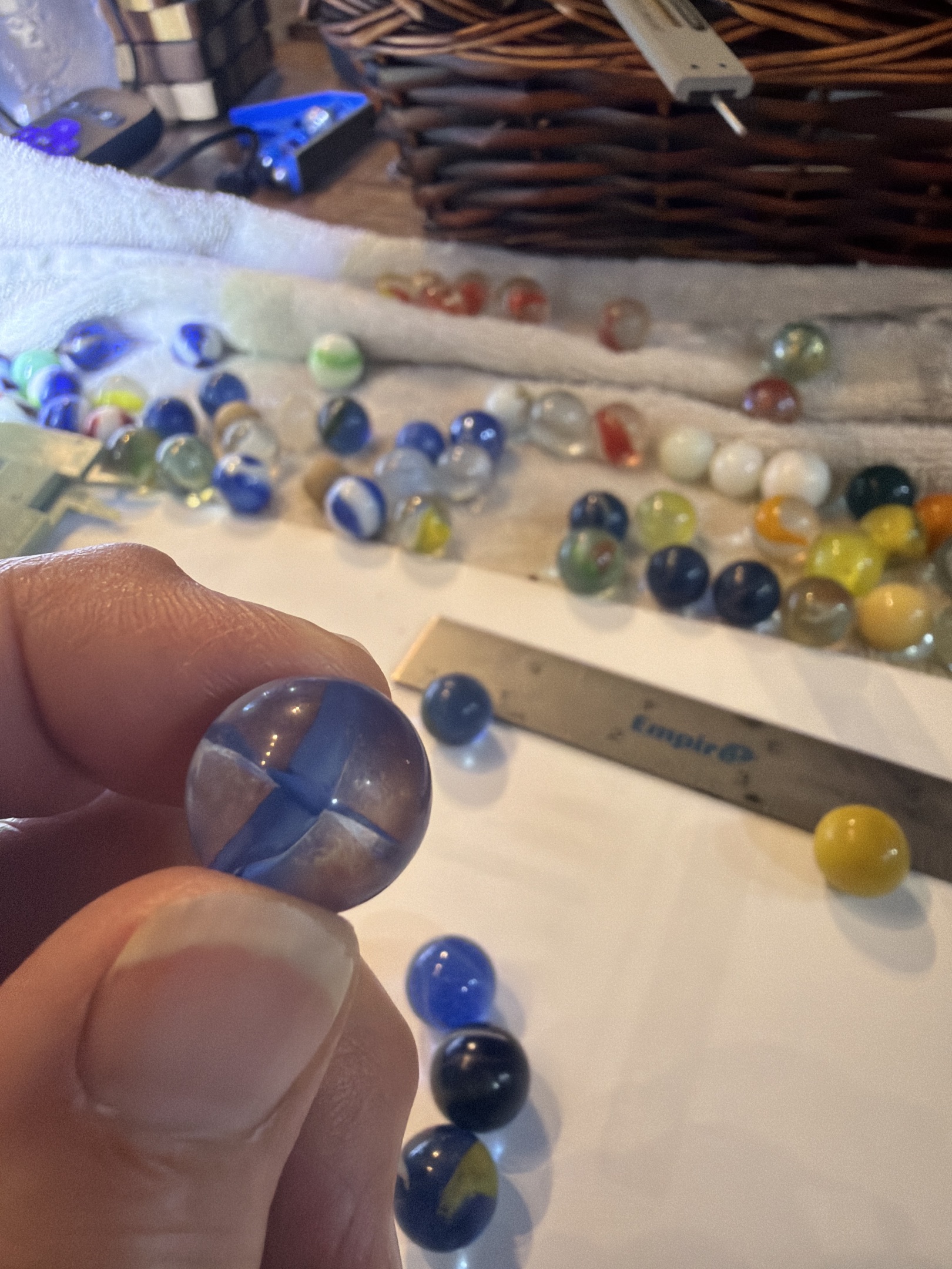 Blue Cat's Eye 4-Vane by Vitro Agate, identification view
