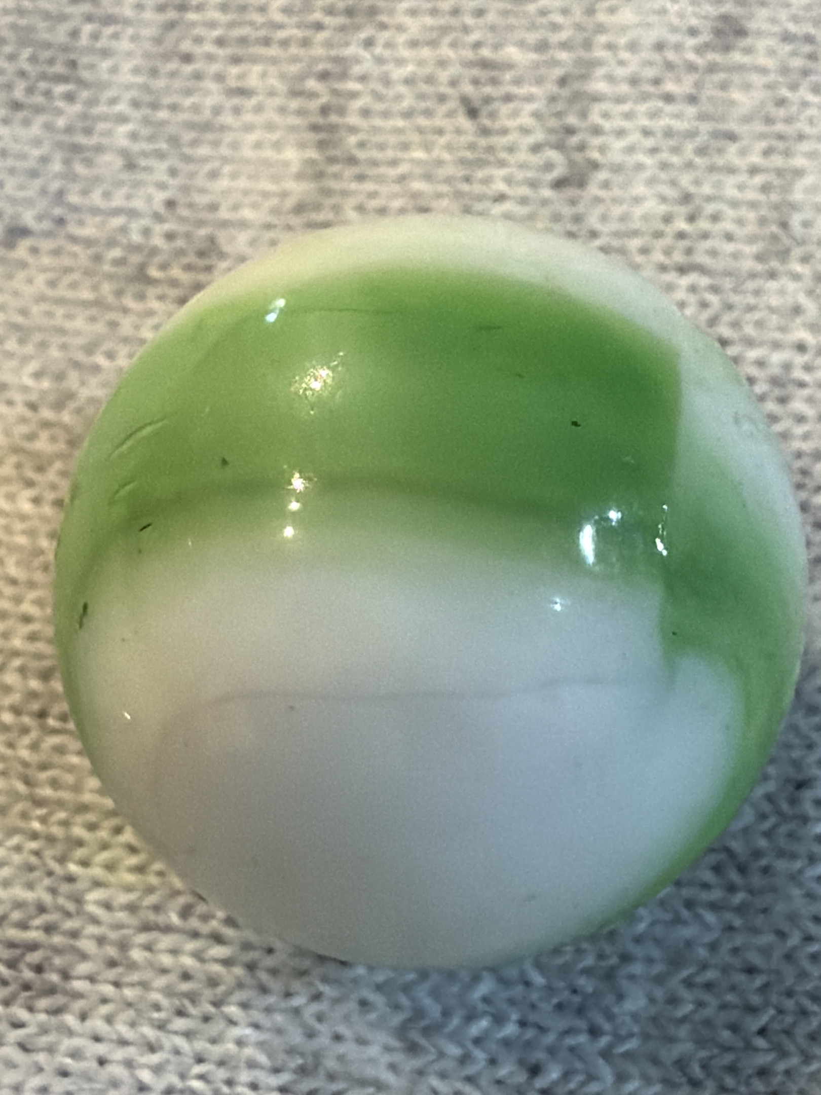 Green and White Corkscrew by Akro Agate, identification view
