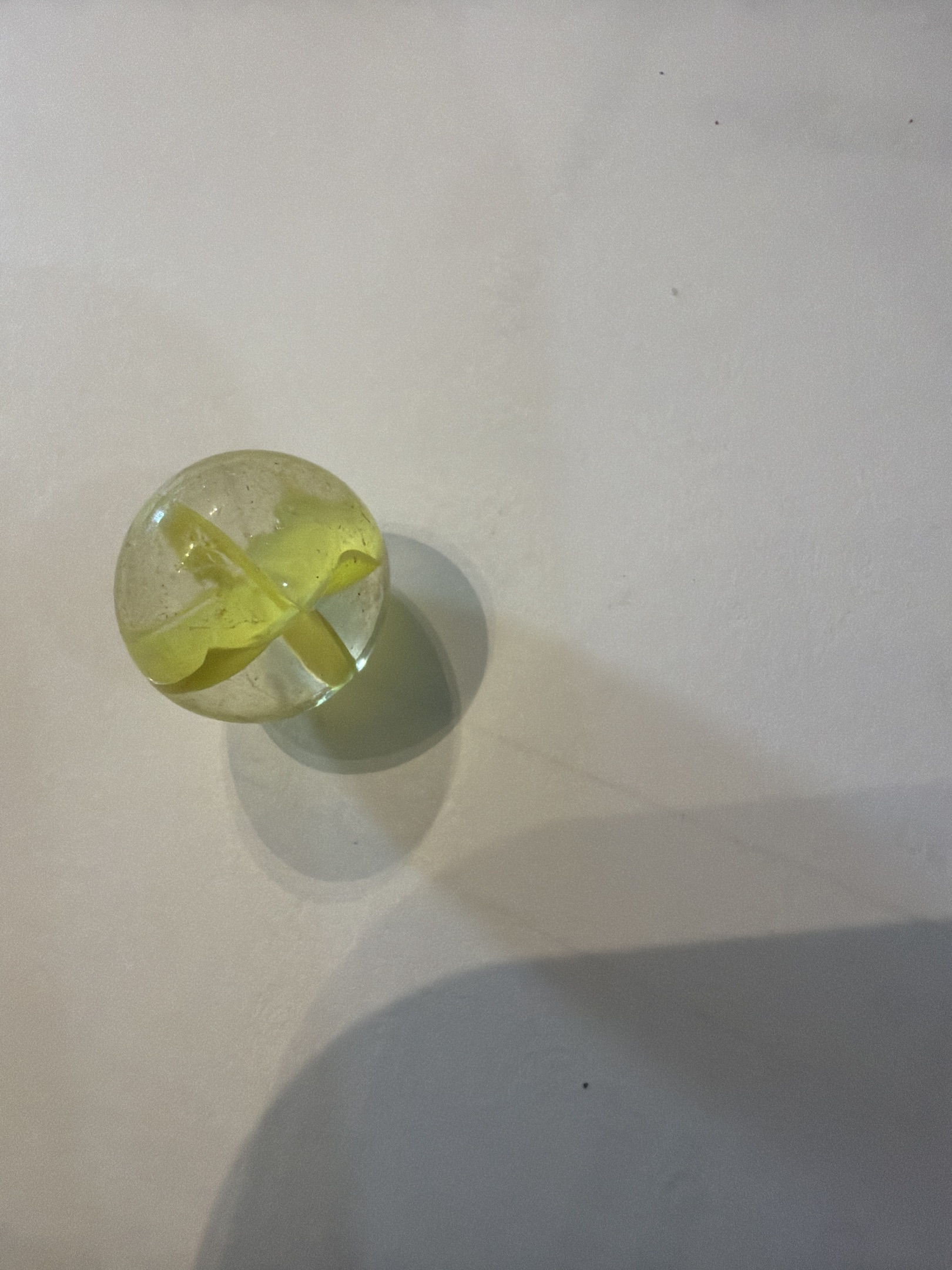 Yellow 4-Vane Cat's Eye by Japanese, identification view
