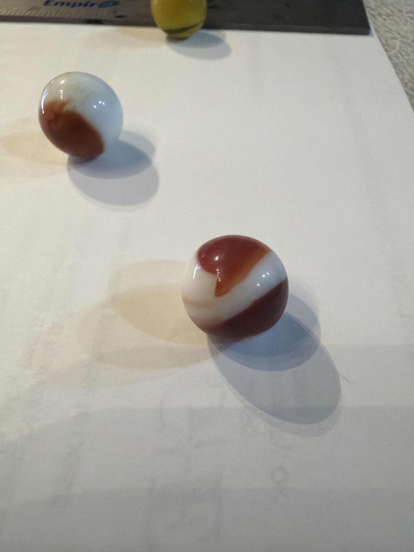 Conqueror Red and White Patch by Vitro Agate, identification view