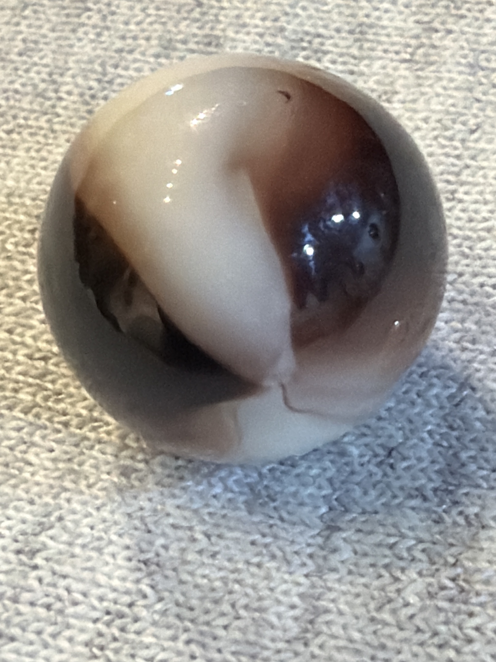 Oxblood Corkscrew - White and Oxblood by Akro Agate