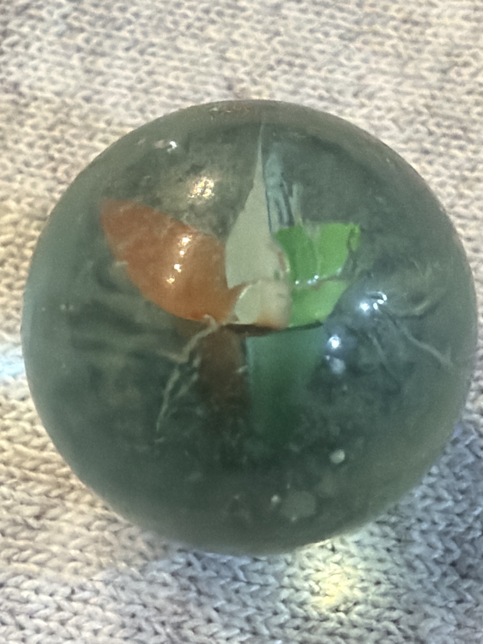 Three-Color Cat's Eye by Vitro Agate, identification view
