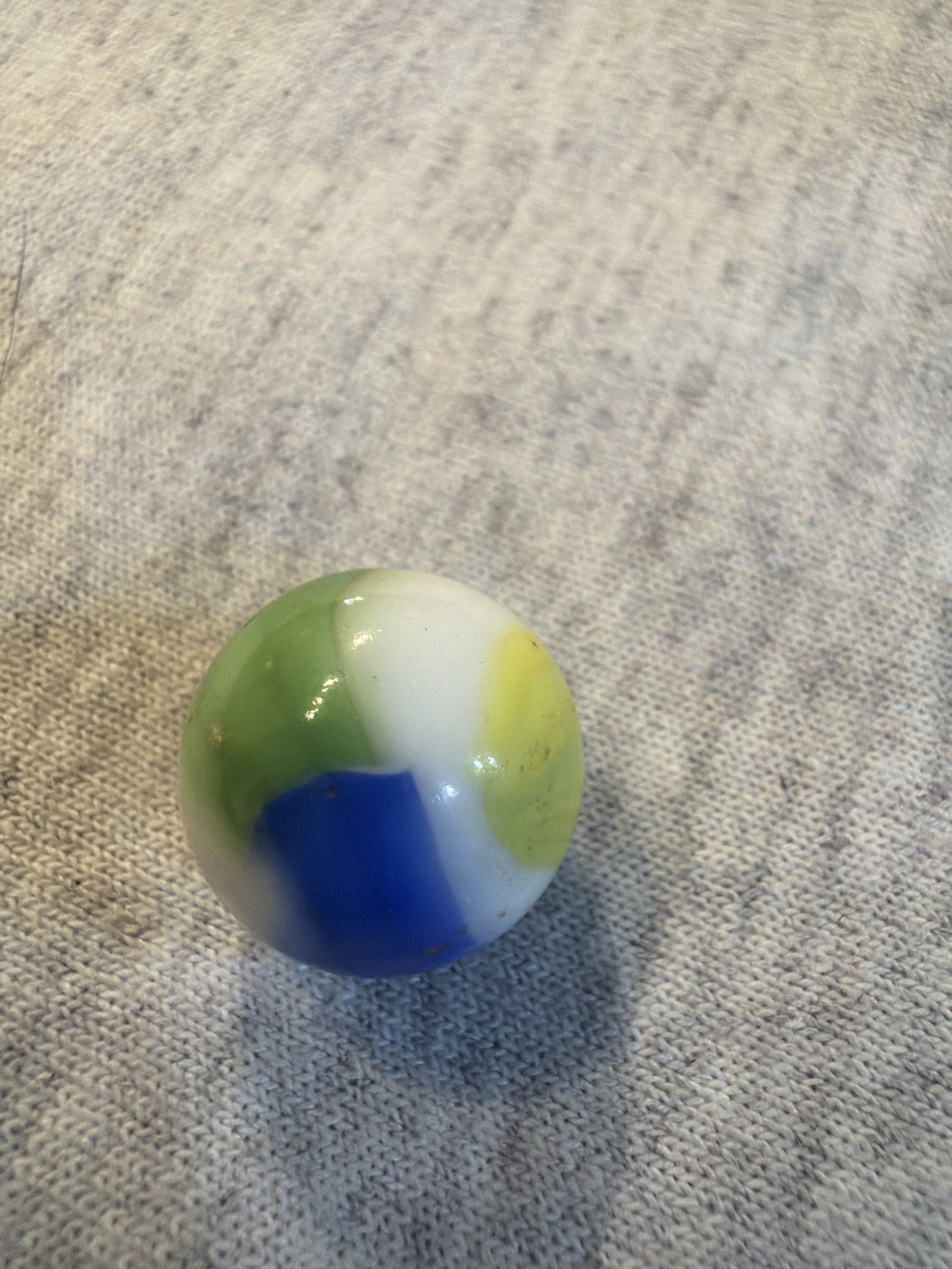 Parrot by Vitro Agate Co., identification view