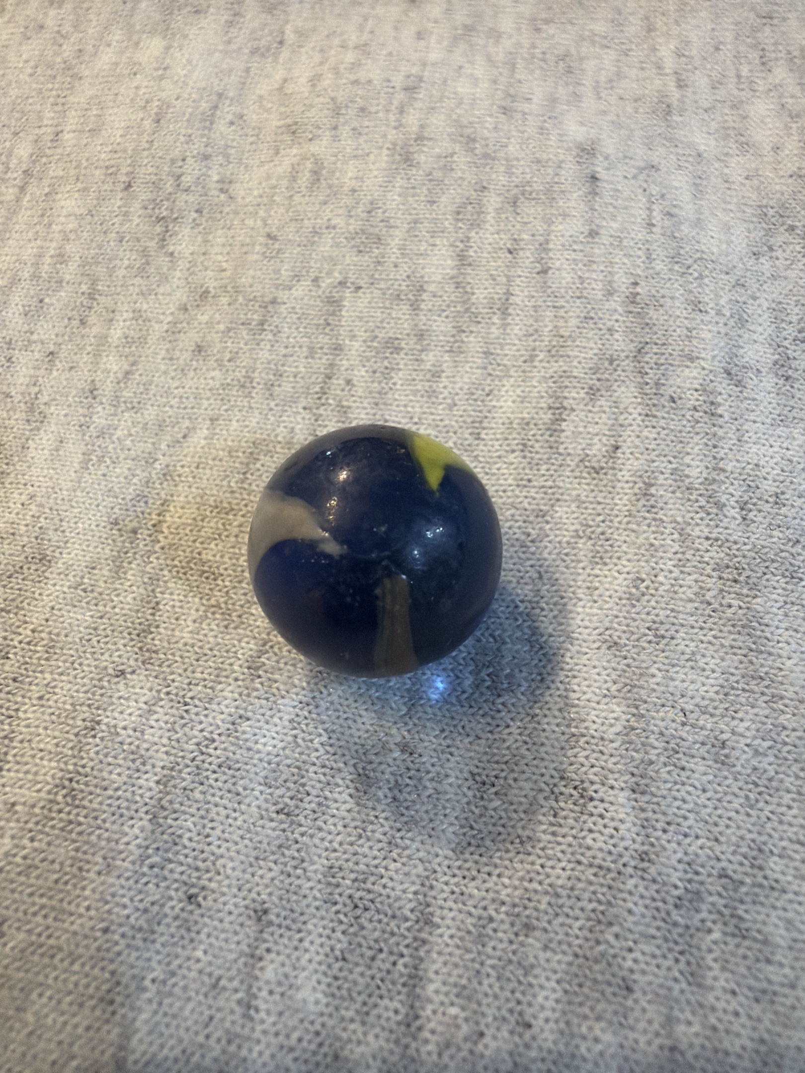 Rainbow - Dark Blue with Yellow and White by Marble King, identification view