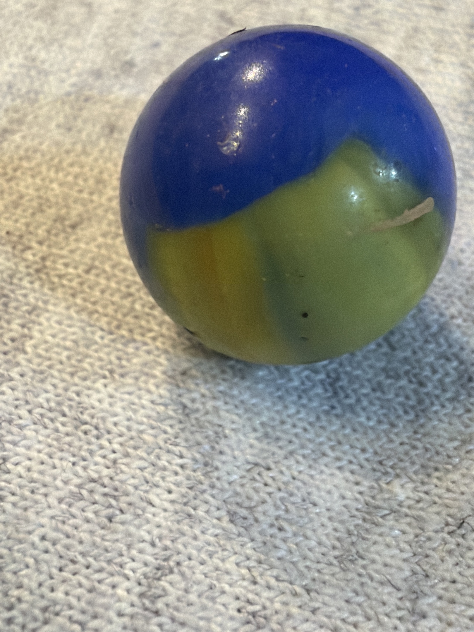 Blue and Yellow Egg Yolk Patch by Akro Agate, identification view