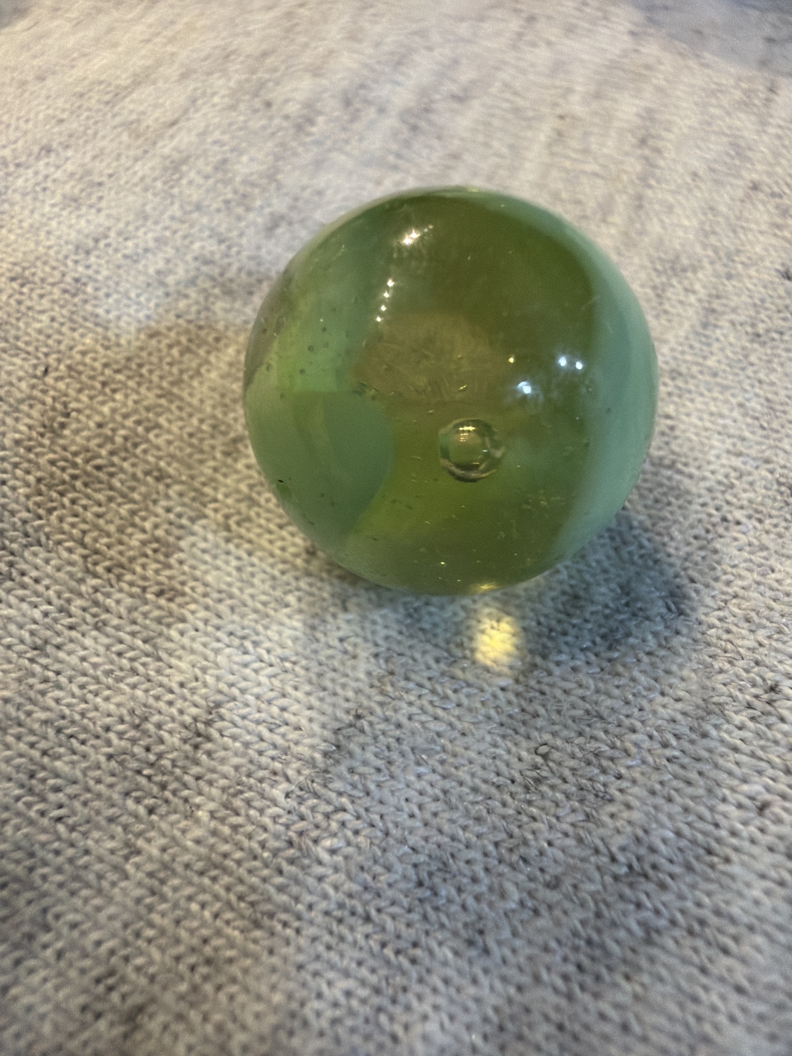 Green Cat's Eye by Vitro Agate, identification view