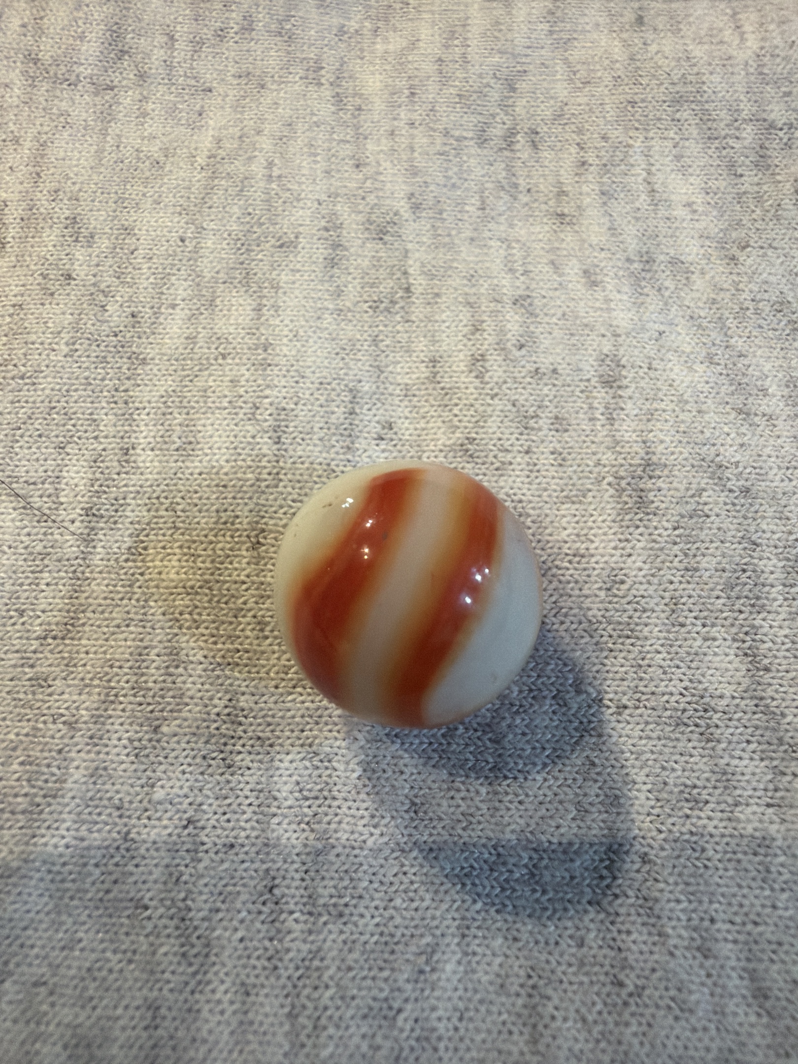 Red and White Corkscrew Special by Akro Agate, identification view
