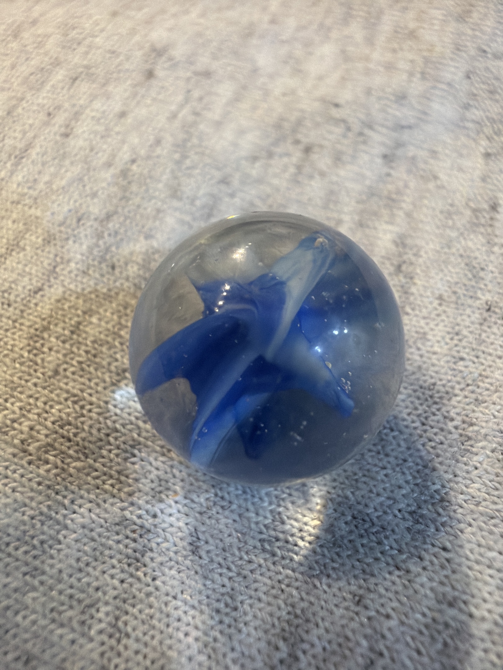 Blue Ribbon Special by Akro Agate, identification view