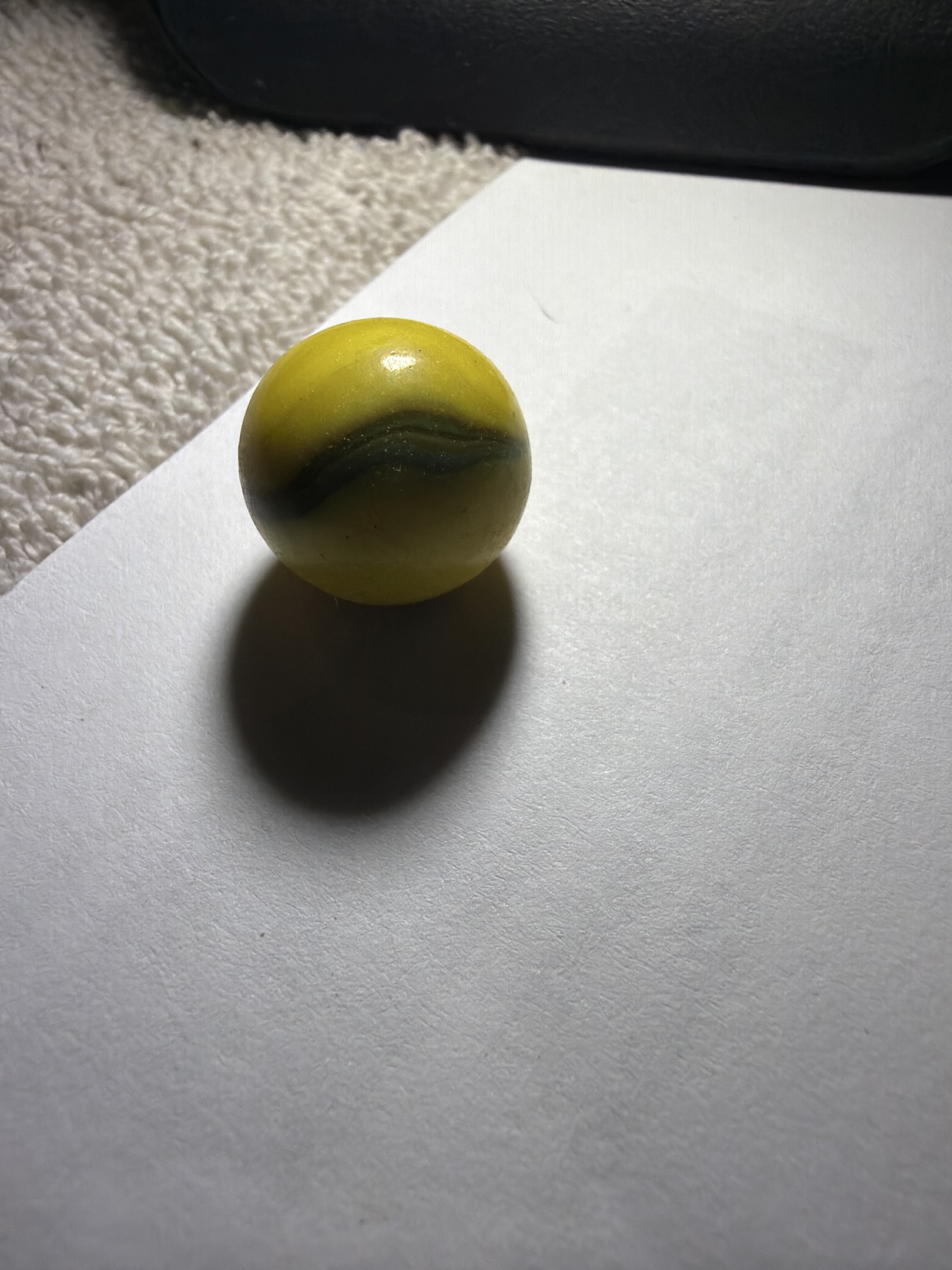 Bumblebee by Marble King, identification view