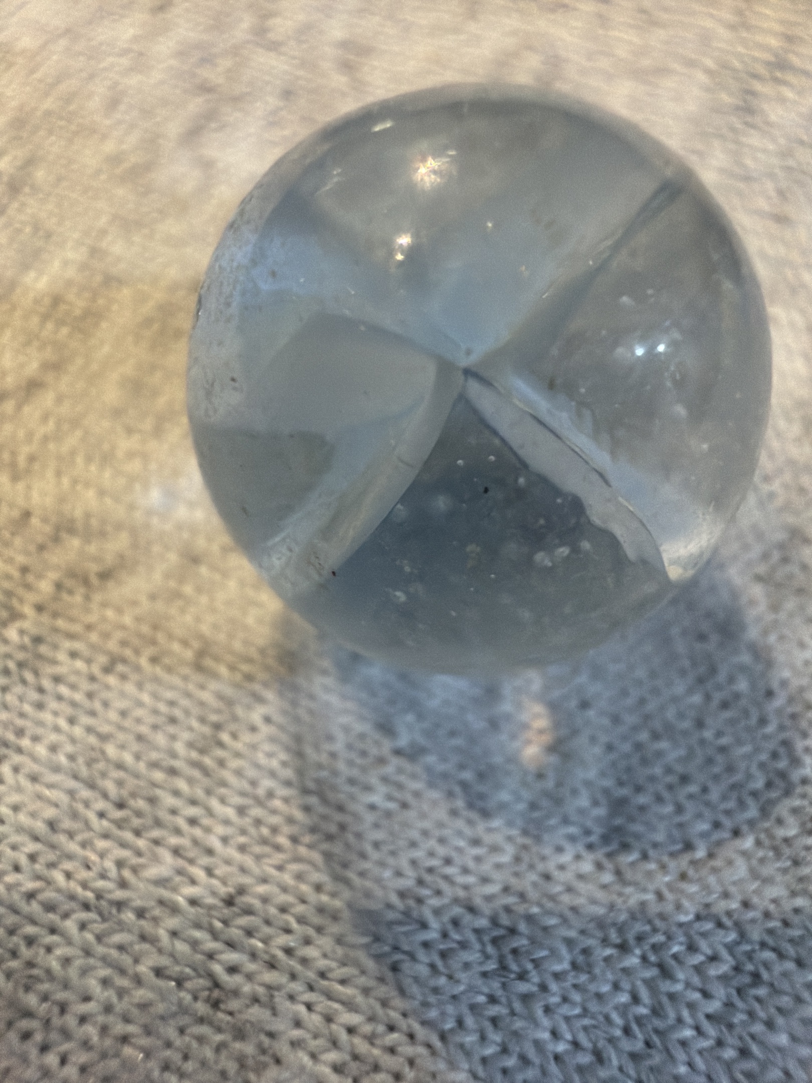 White 3-Vane Cat's Eye by Vitro Agate, identification view