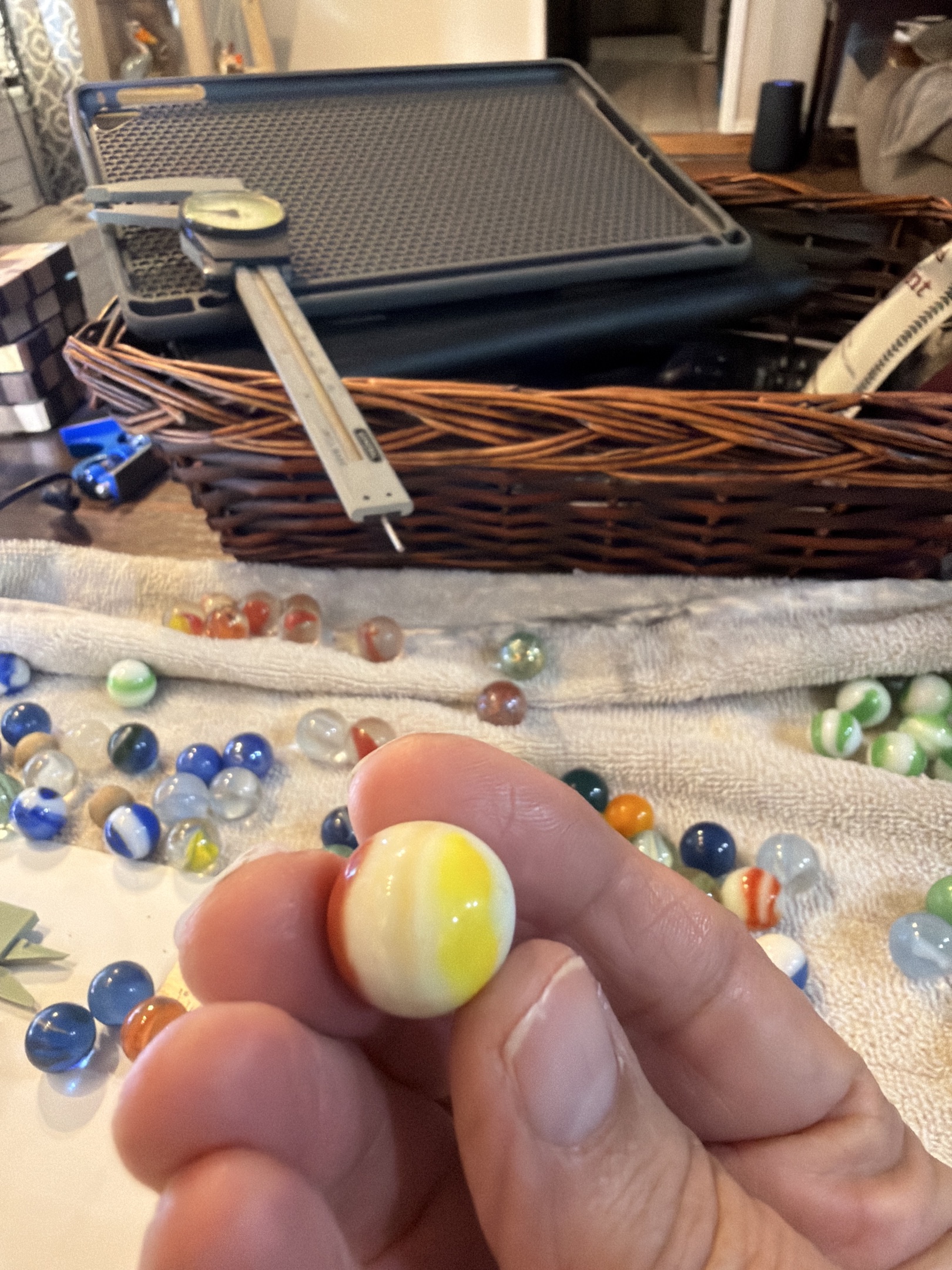 Egg Yolk Patch Red and Yellow on White by Akro Agate, identification view