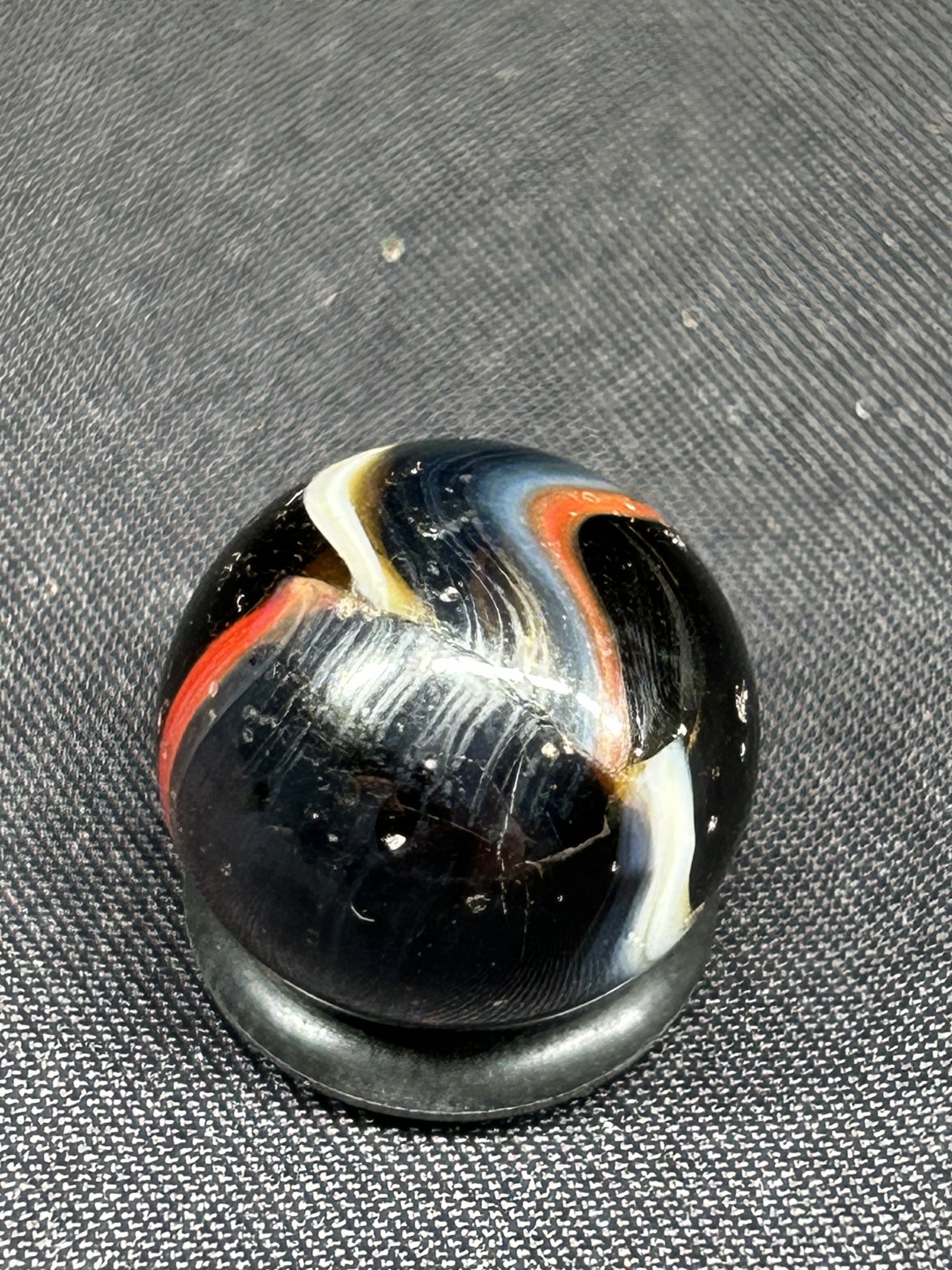 Multi-Color Ribbon (Dark Base) by Peltier Glass Company, identification view