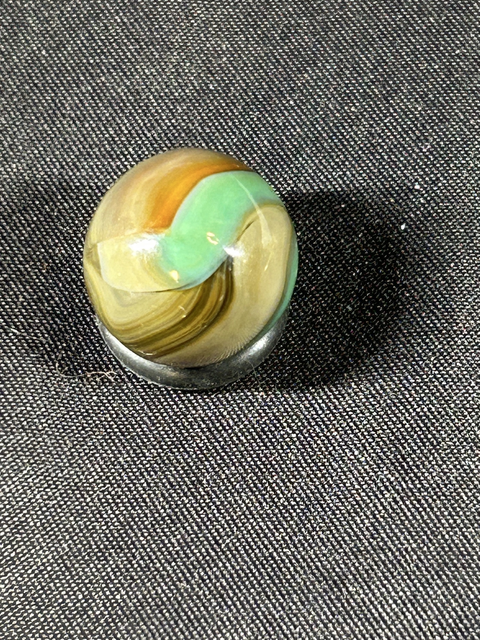 Multi-Color Swirl by Peltier Glass Company, identification view