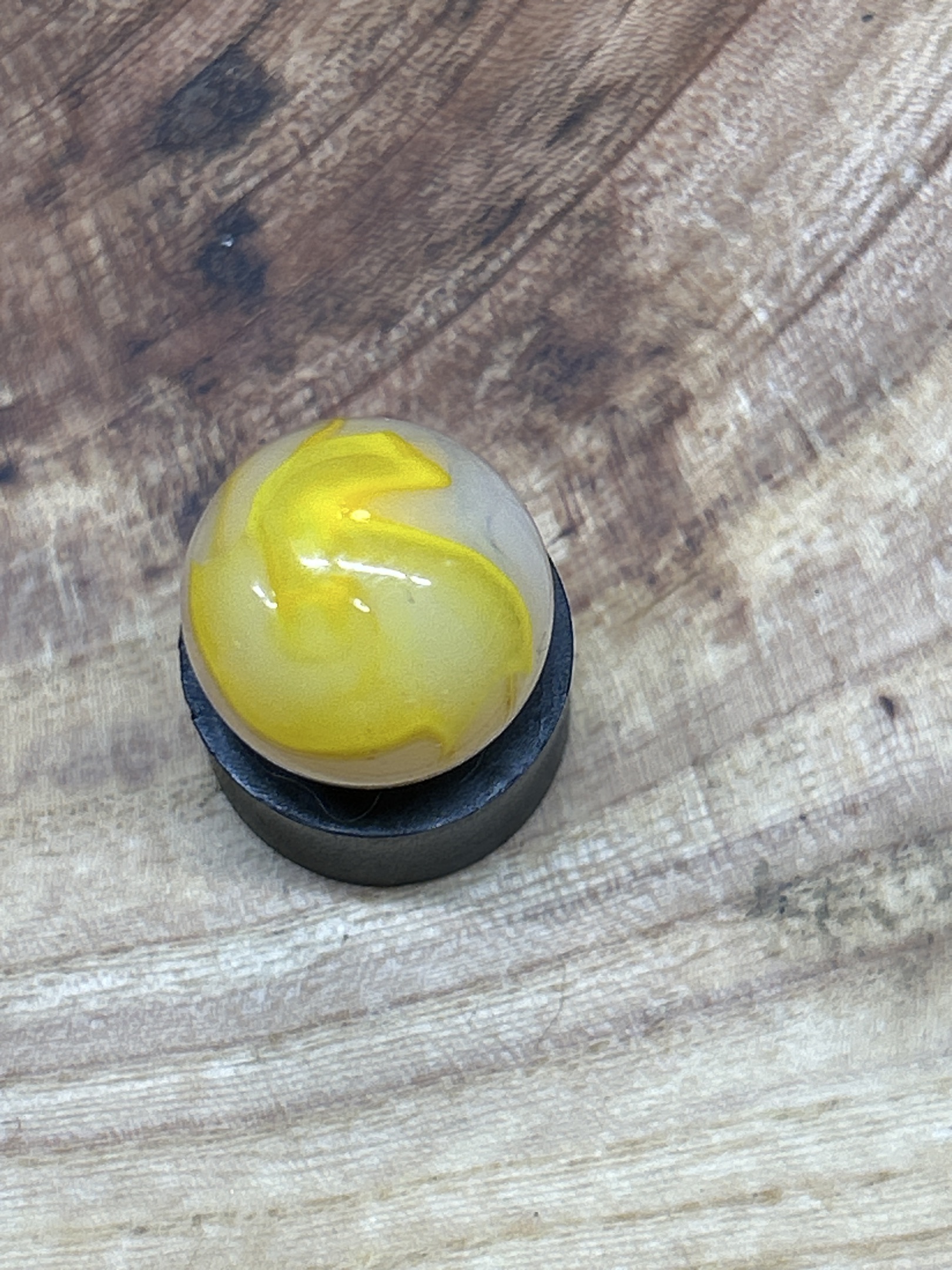 Yellow Swirl by Peltier Glass Company, identification view