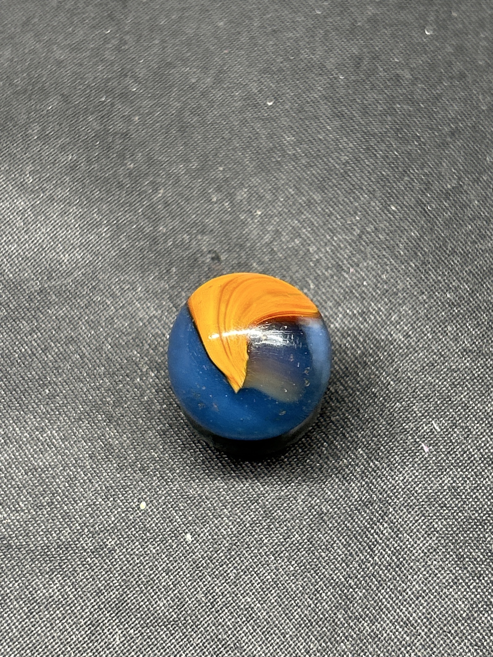 Blue and Orange Conqueror by Vitro Agate Company, identification view