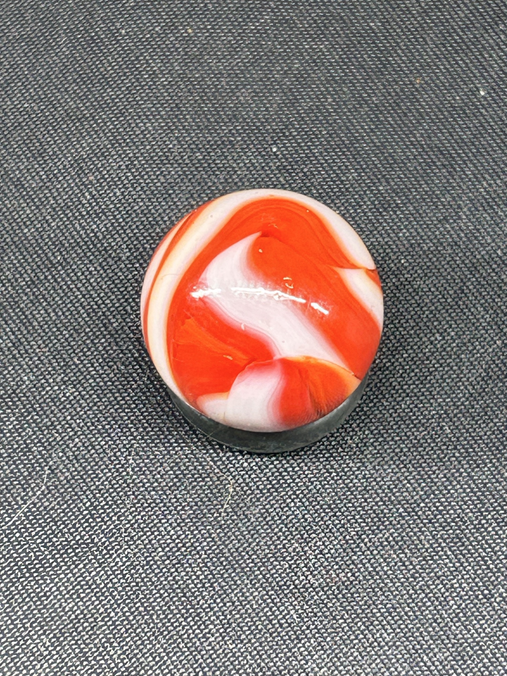 Red and White Swirl by Christensen Agate Co., identification view