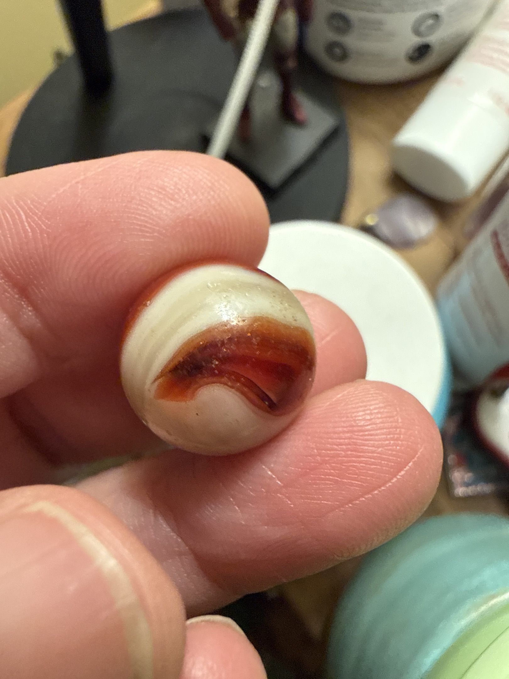 Prize Name / Red and White Corkscrew by Akro Agate, identification view