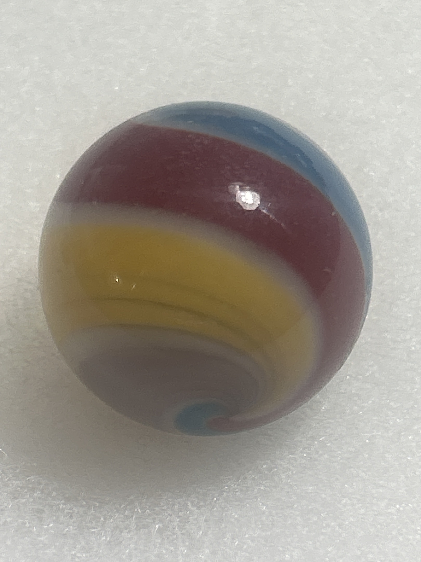 Popeye (Red, Yellow, Blue) by Akro Agate Company, identification view