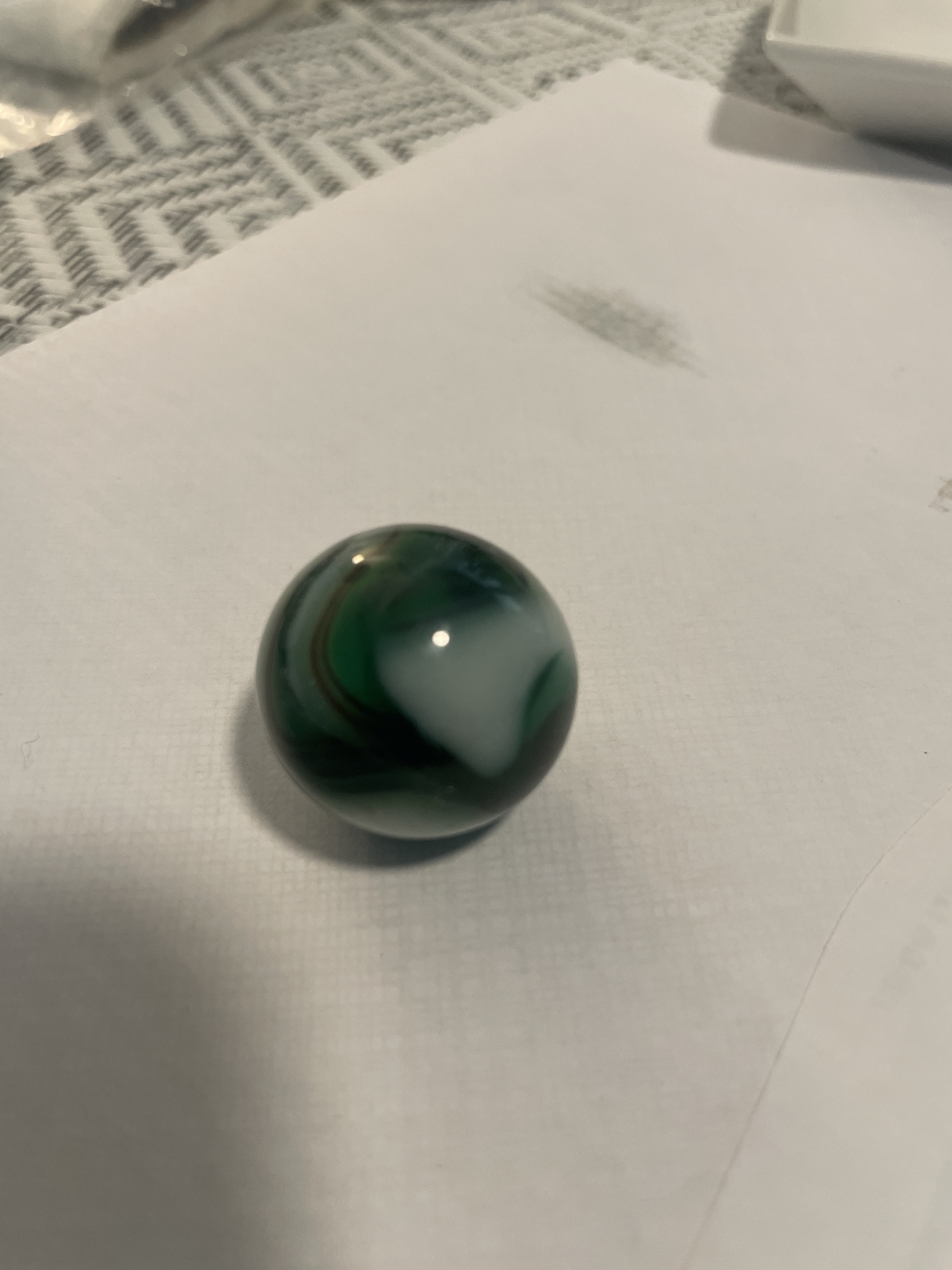 Tri-Color Swirl (Green/White/Red) by Akro Agate Company, identification view
