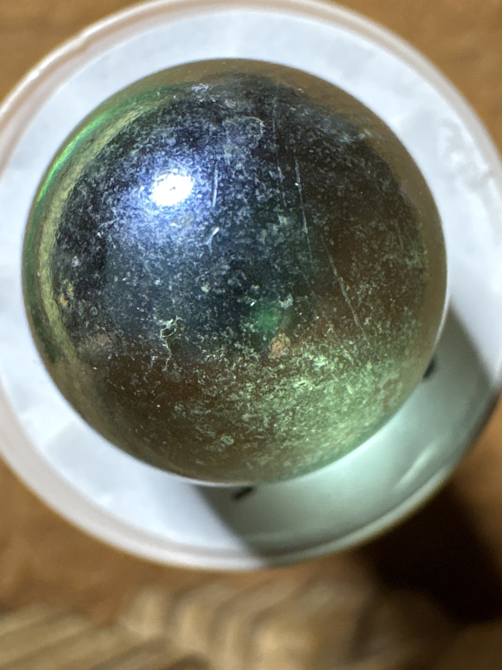 Dark Green Lustre by Akro Agate Company, identification view