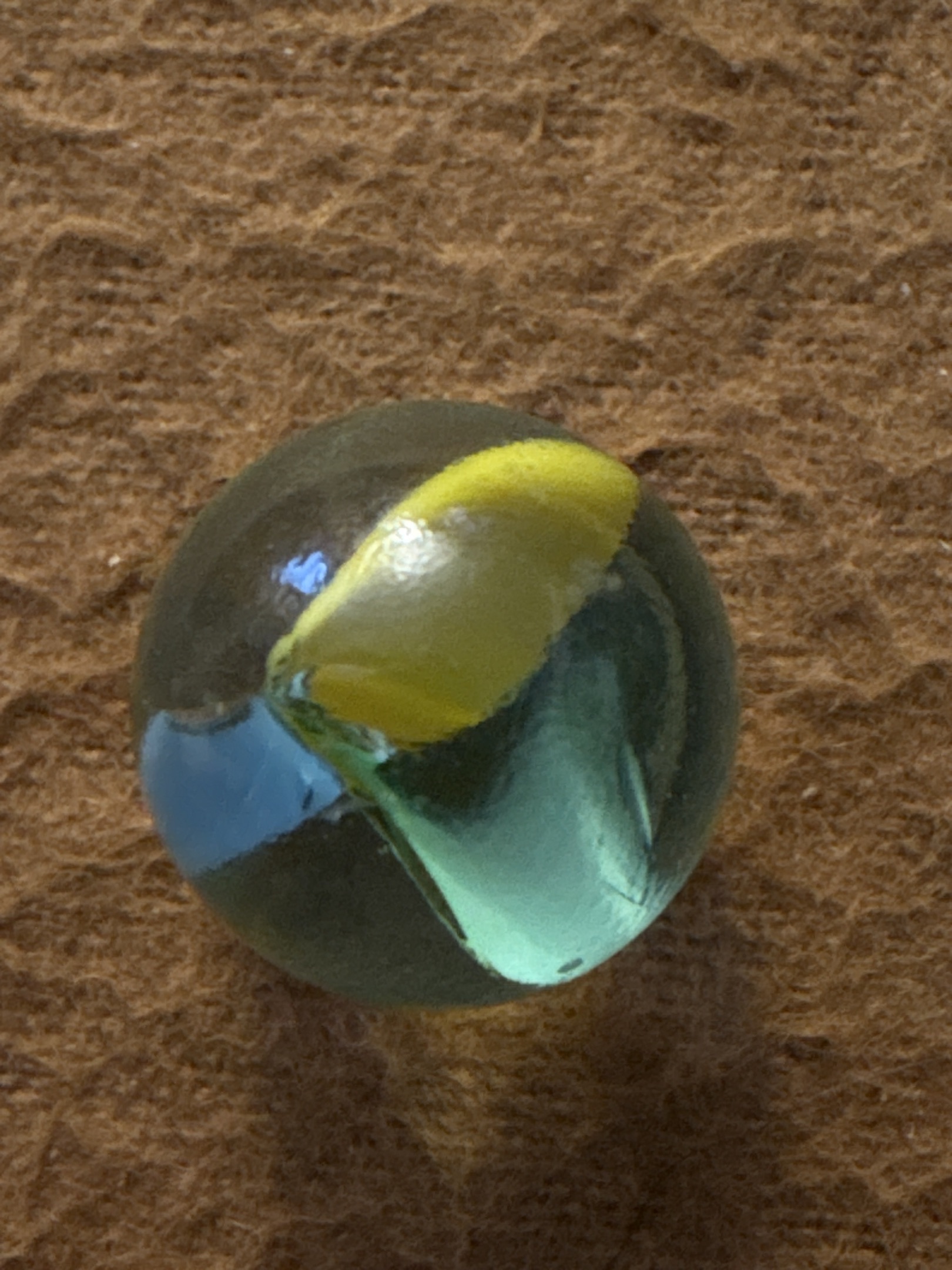 Cage Cat's Eye (Yellow & Blue) by Vitro Agate Company, identification view