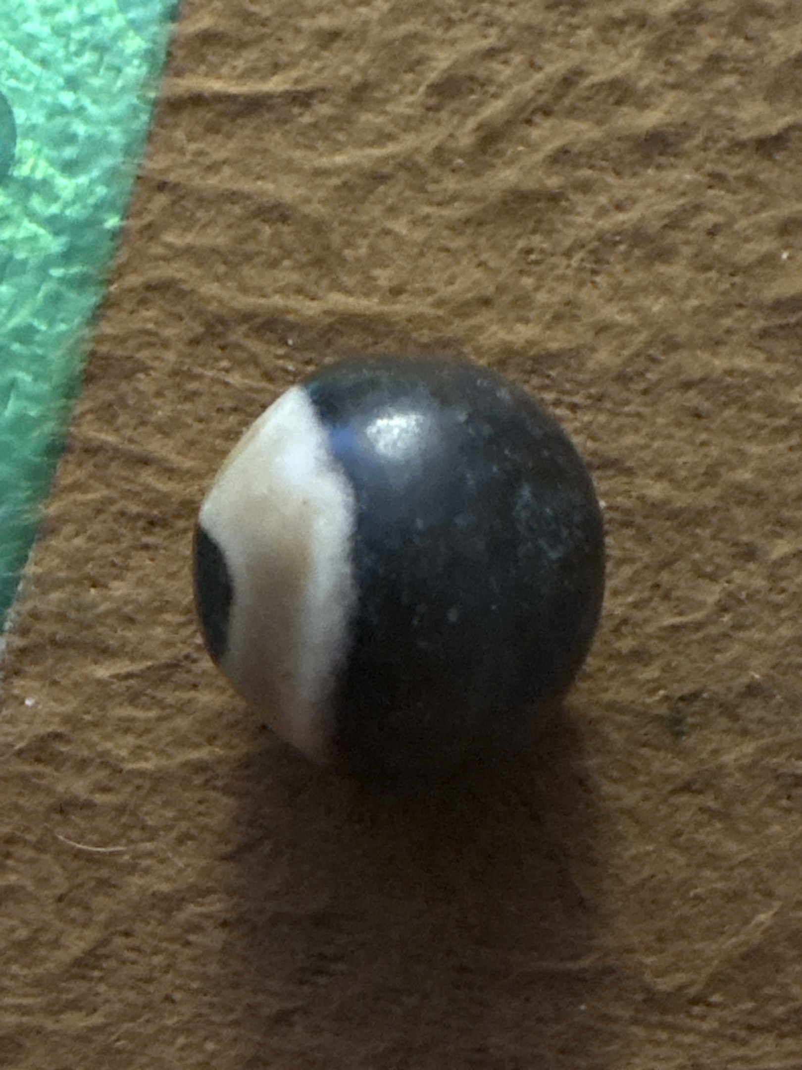 Peerless Patch (Black & White 'Eye' Variant) by Peltier Glass Company, identification view