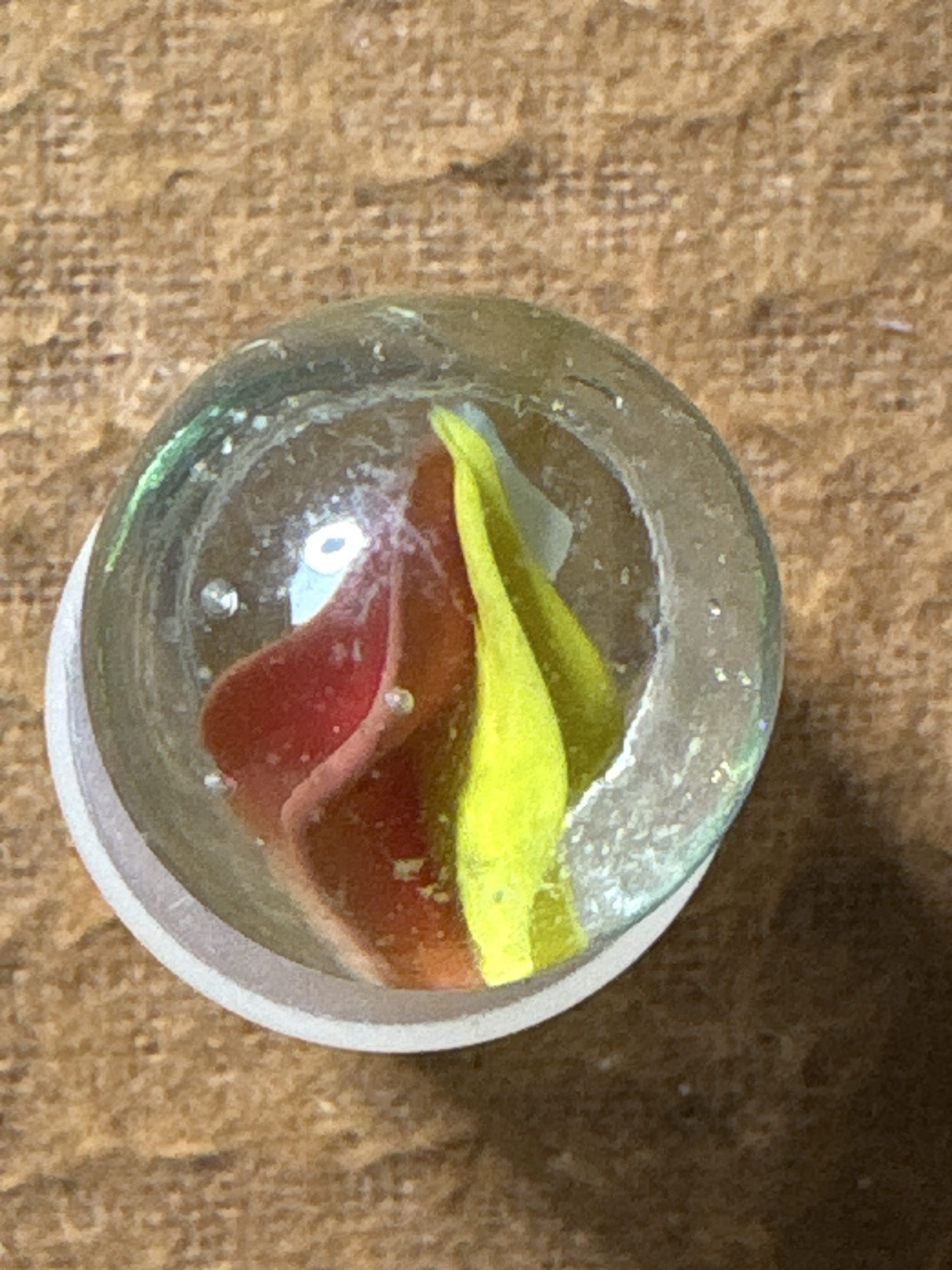 Tri-Lite (Red, Yellow, White) by Vitro Agate Company