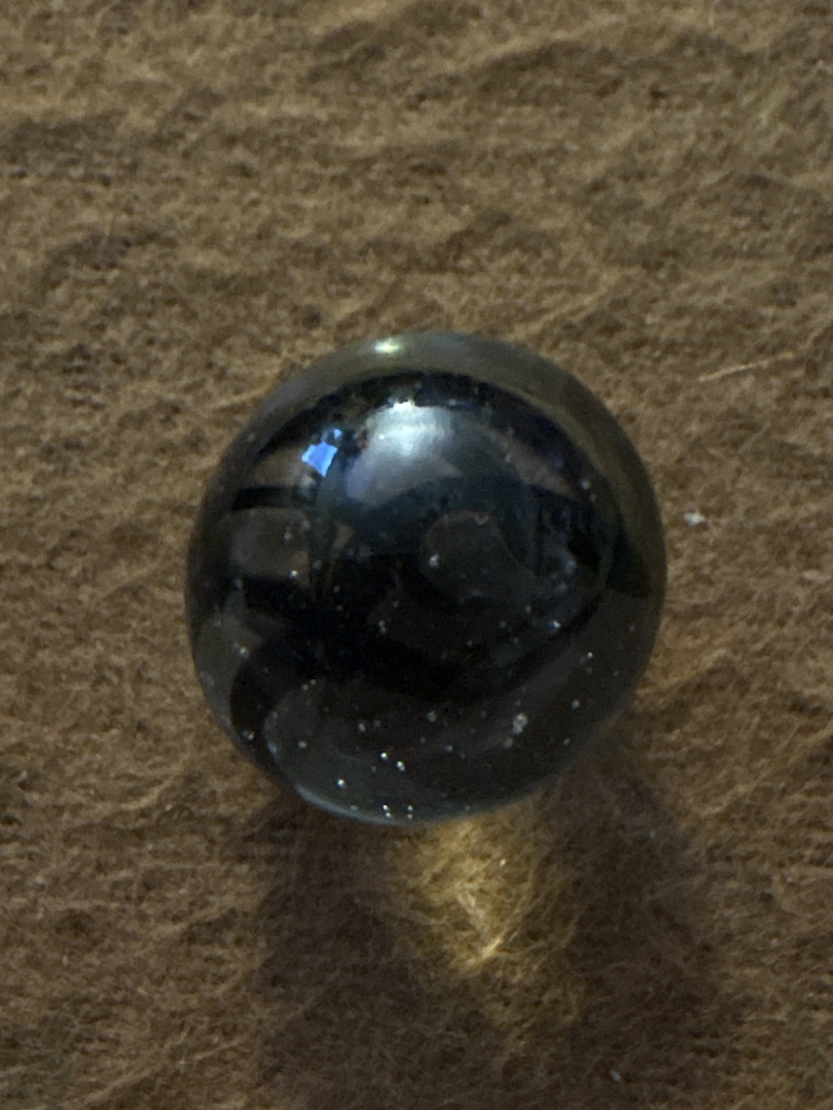 Black Cat's Eye by Vitro Agate Company, identification view
