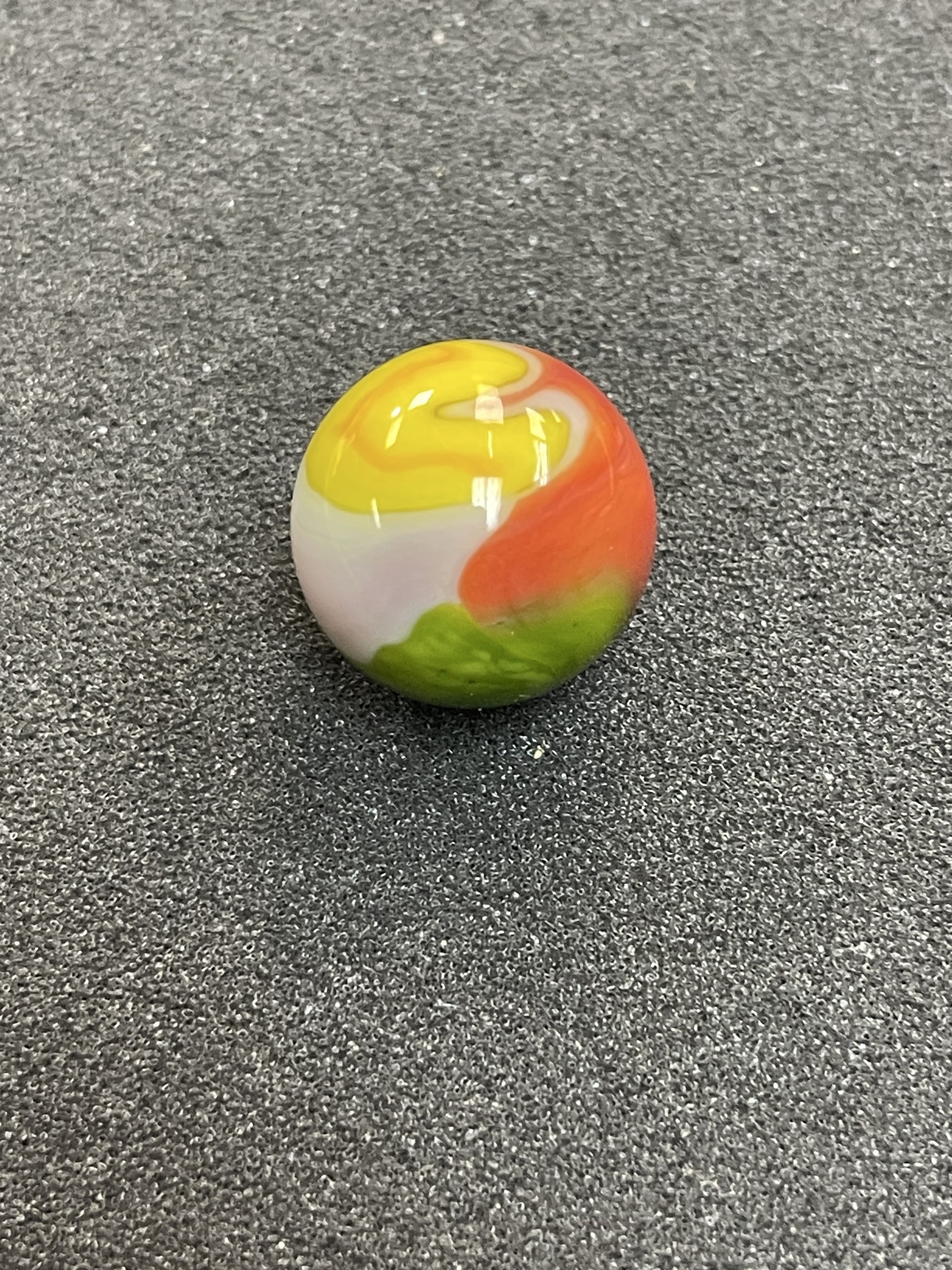 Parrot by Vitro Agate Company, identification view