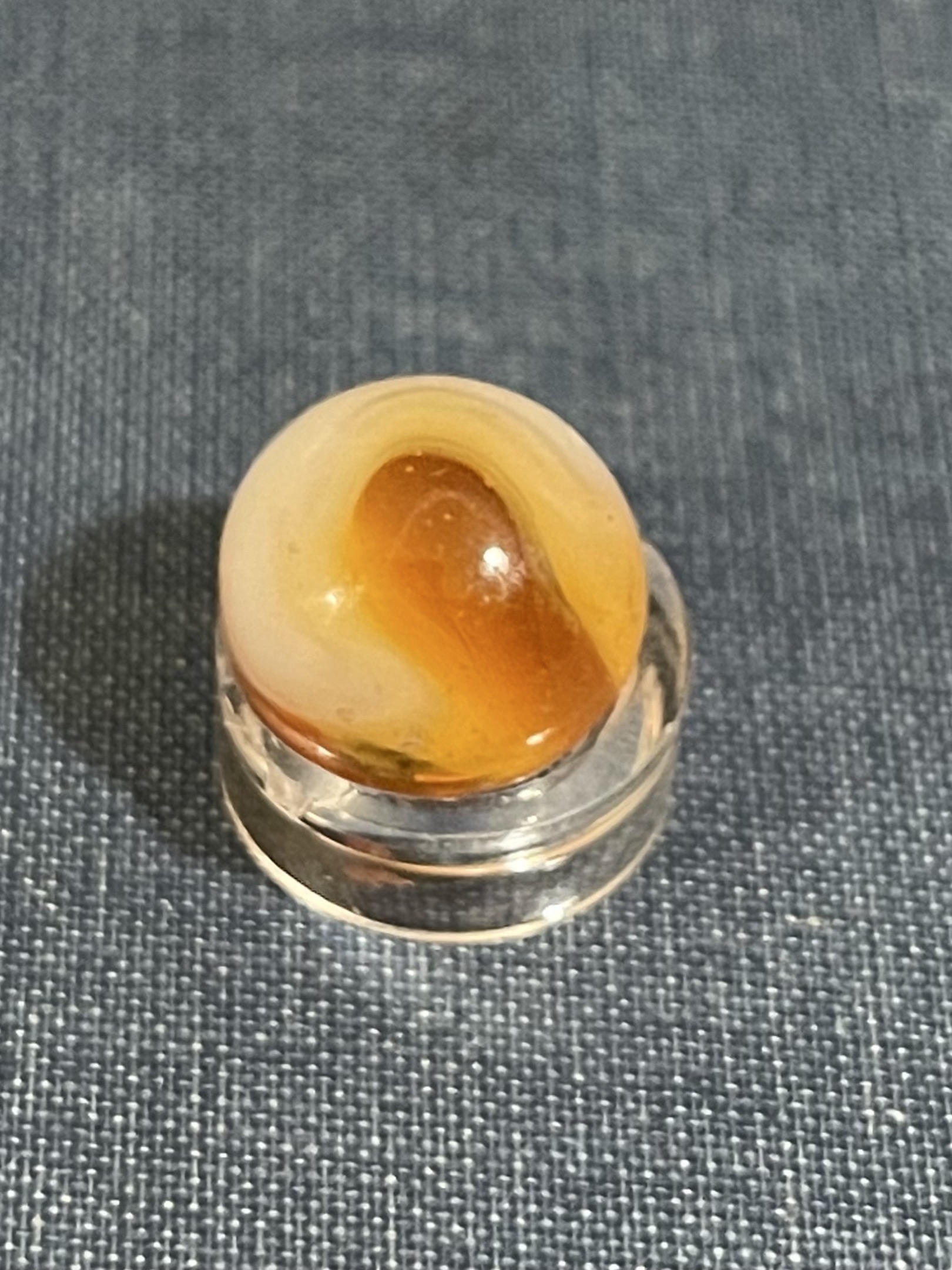 Vitro V by Vitro Agate Company, identification view