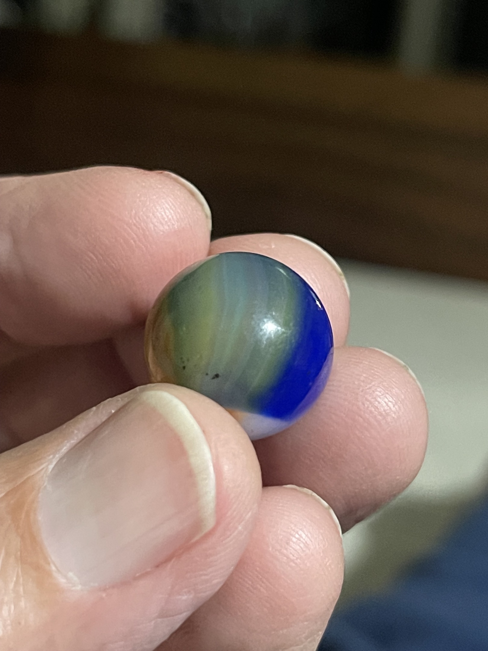 Parrot by Vitro Agate Company, identification view