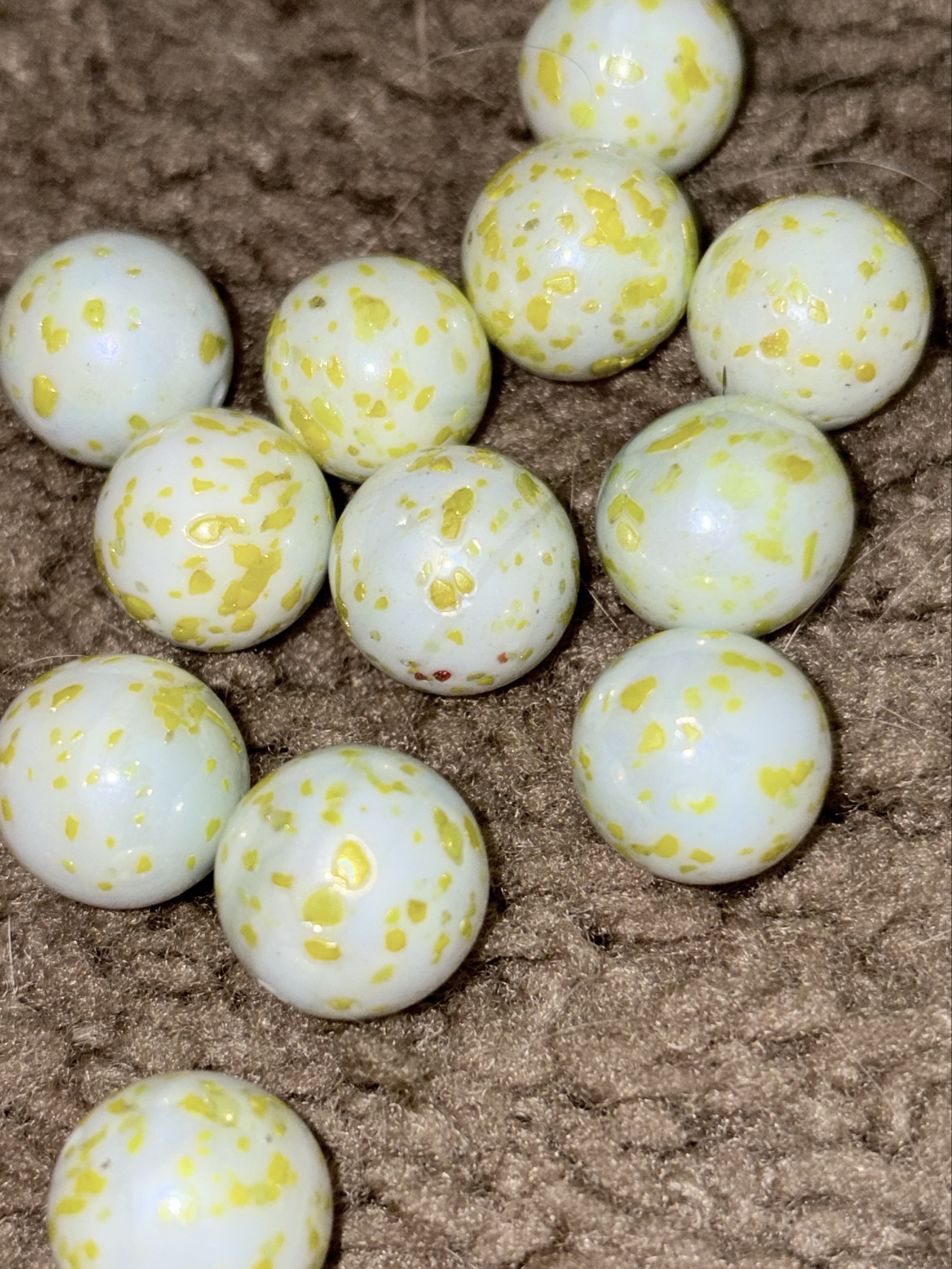 Yellow Confetti by Vacor de Mexico, identification view