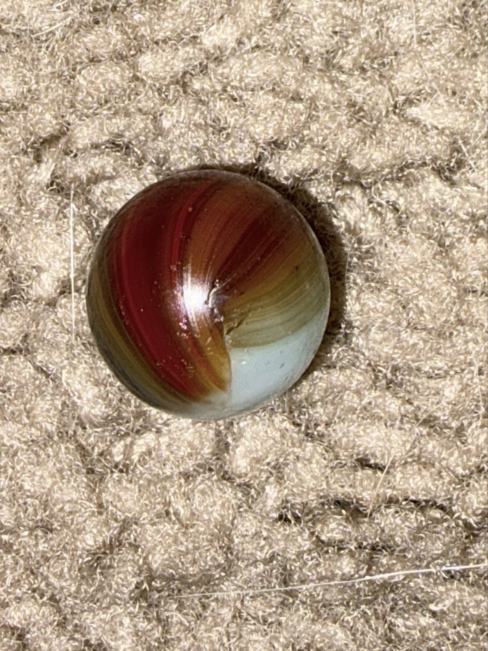 Oxblood Patch by Akro Agate Company, identification view