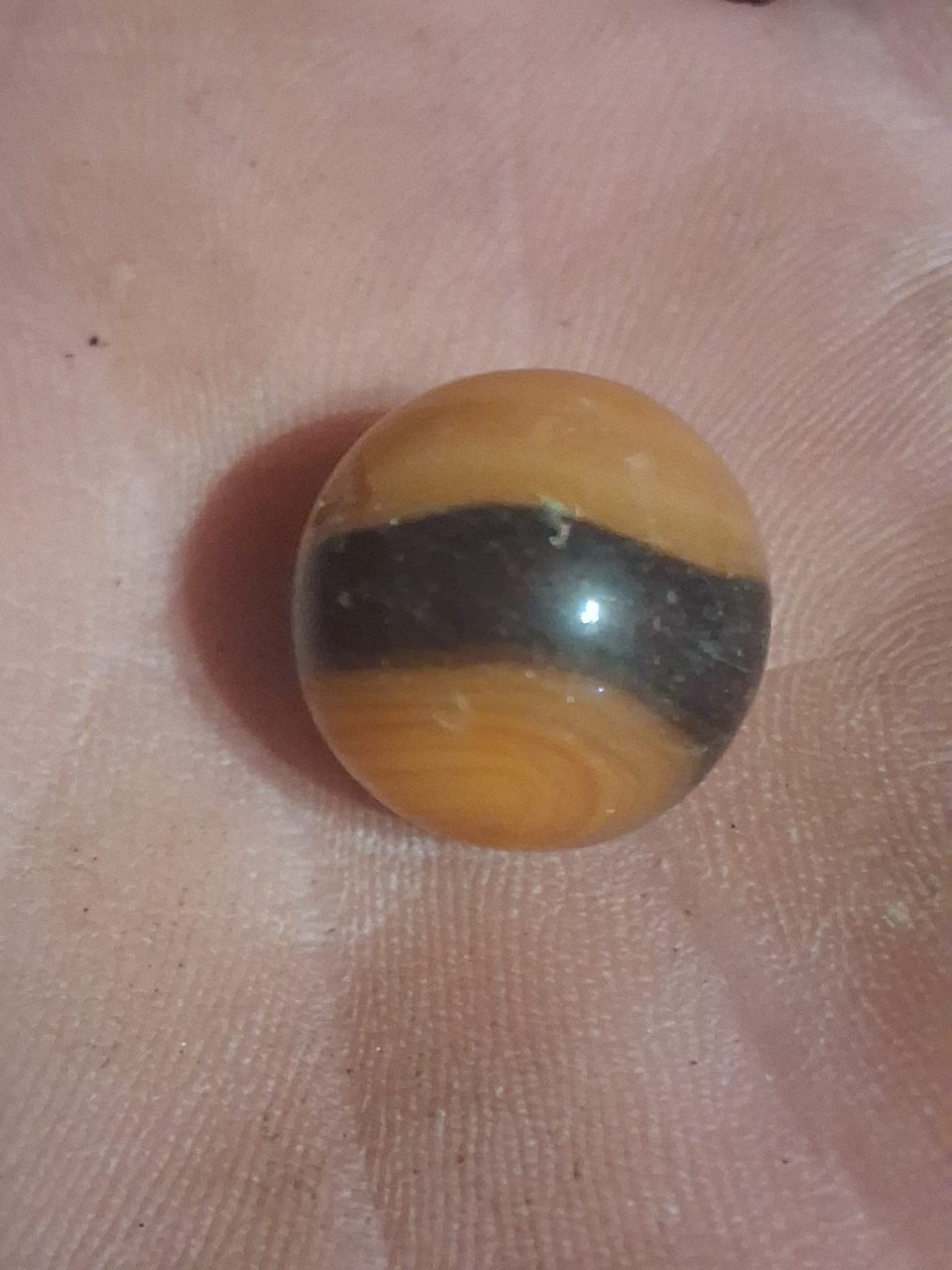 Banded Carnelian Bullseye by German Handmade (Idar-Oberstein), identification view