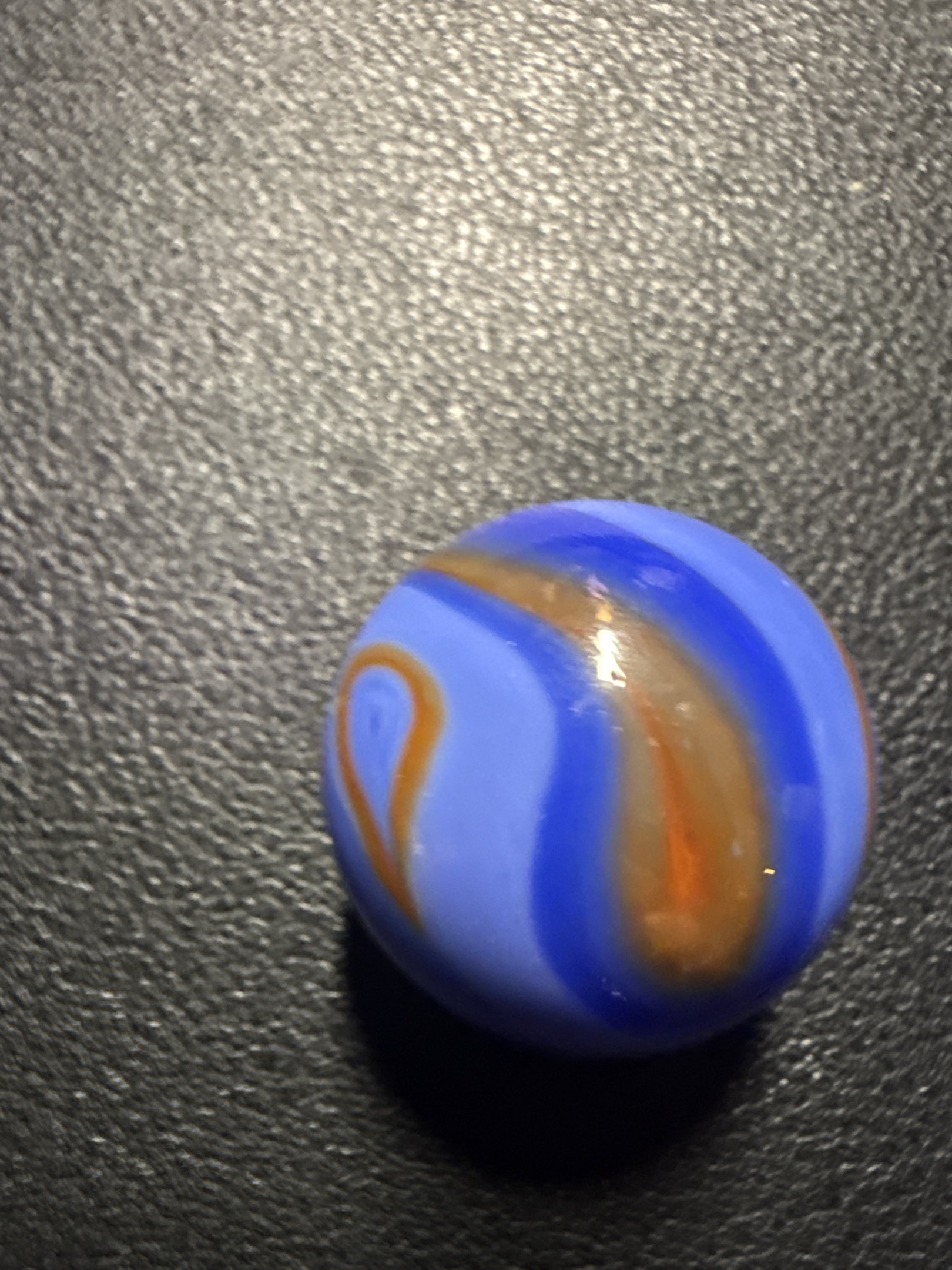 Prize Name (Blue and Orange) by Akro Agate Company, identification view