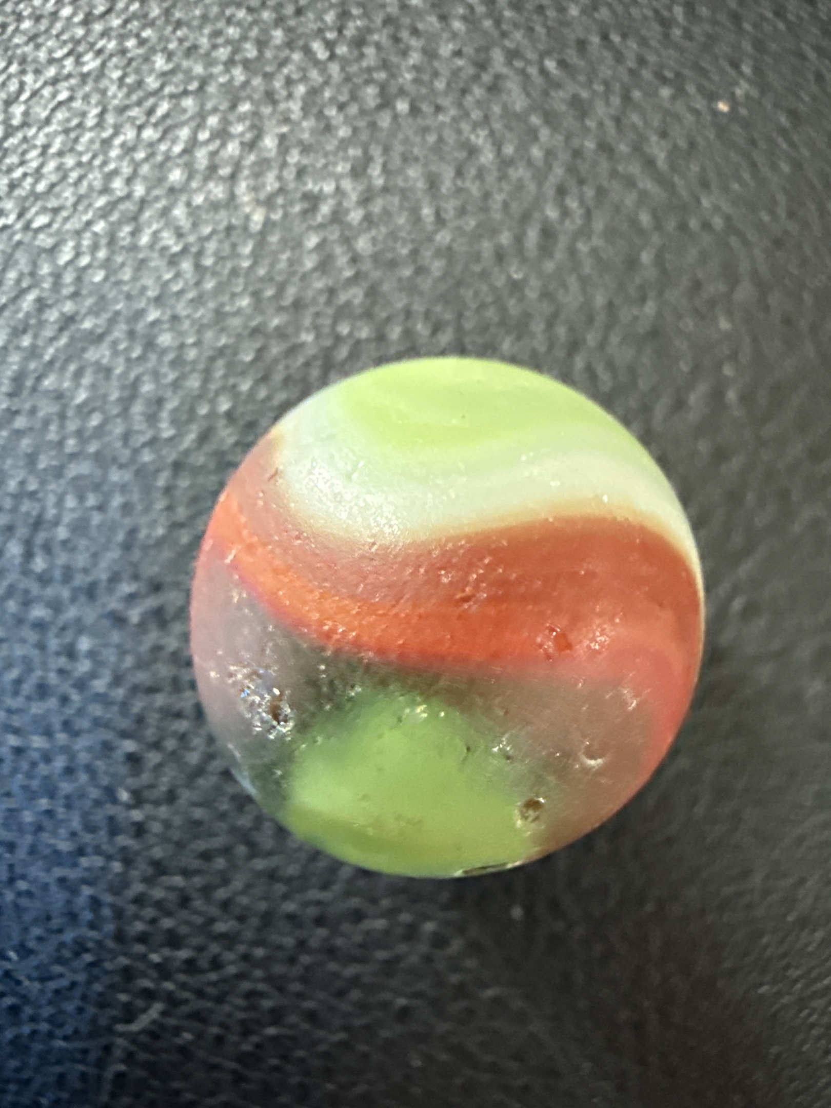 Popeye (Red and Green) by Akro Agate Company, identification view