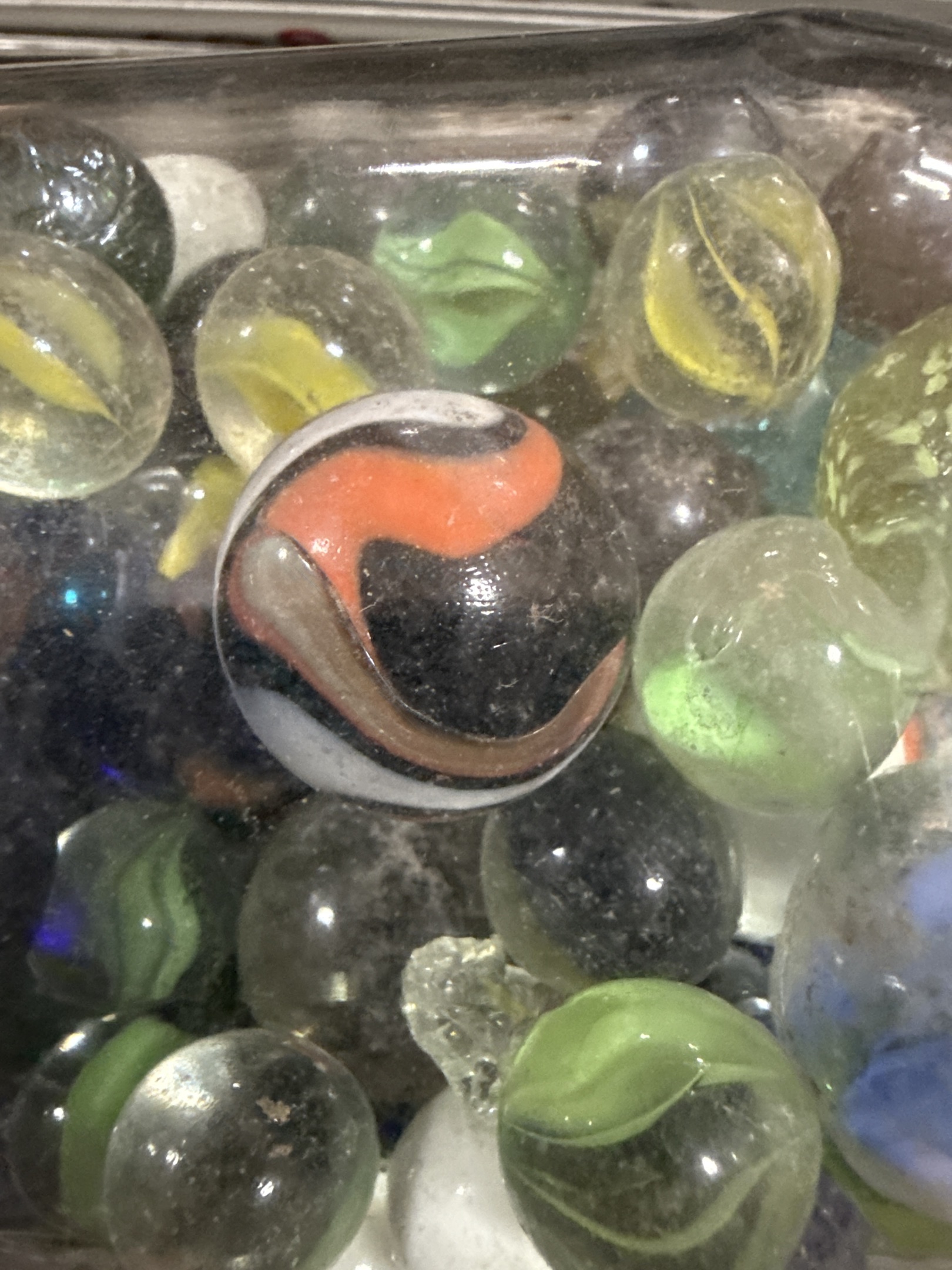 Tiger by Vitro Agate Company, identification view