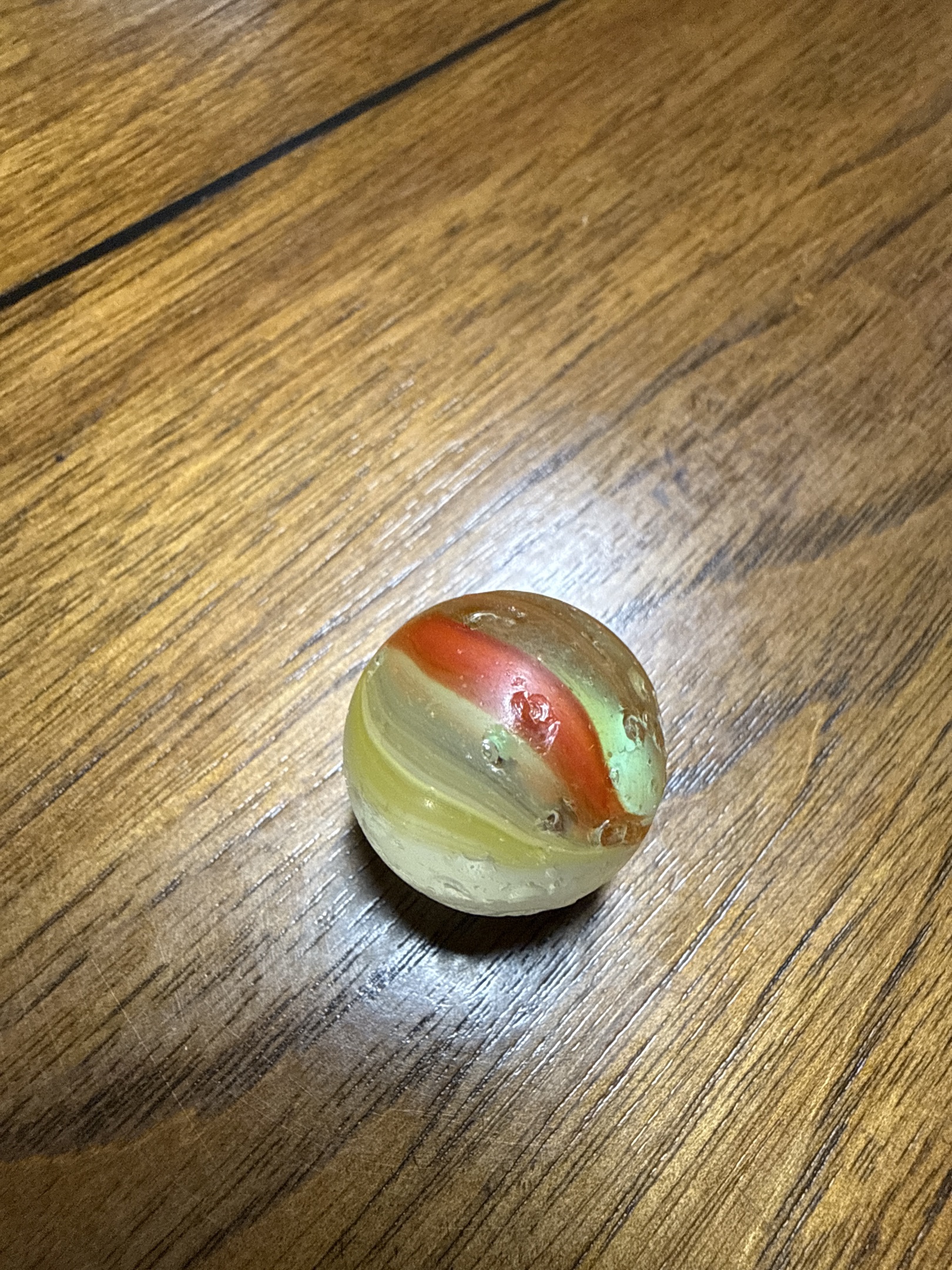 Parrot (Tri-Color Variant) by Vitro Agate Company, identification view