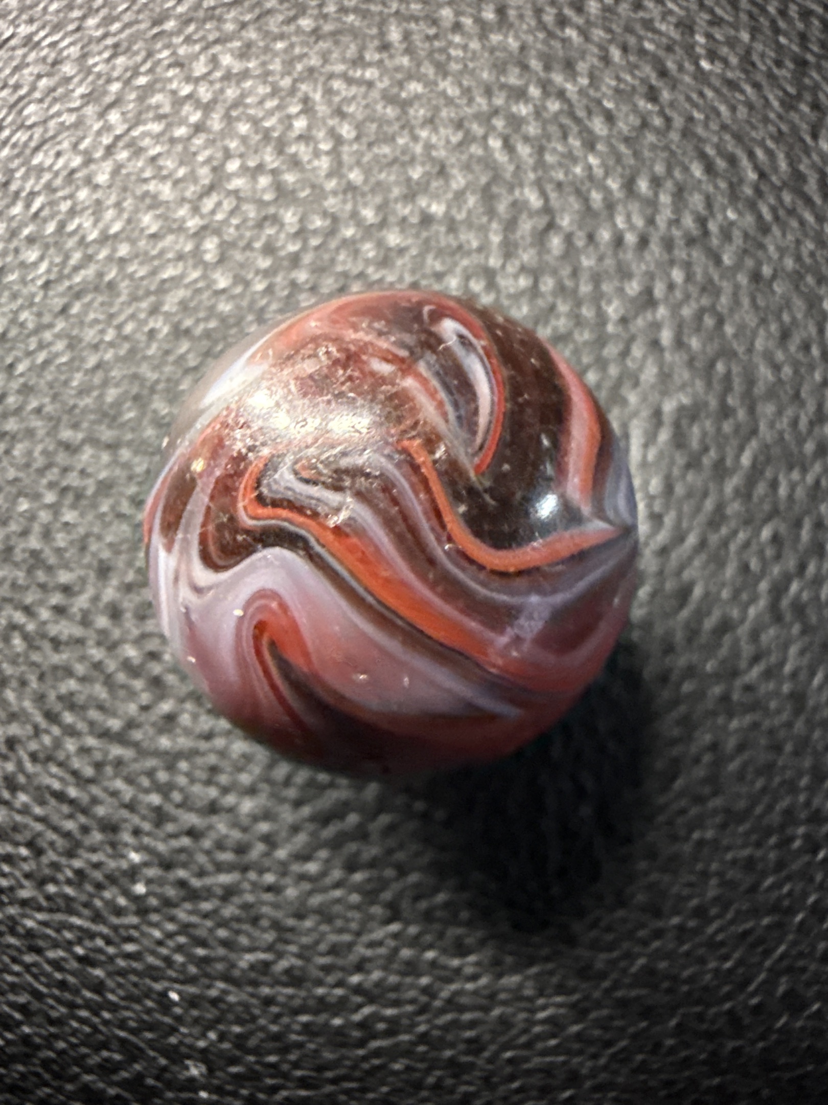 American Onyx / Flame Swirl by Christensen Agate Company, identification view