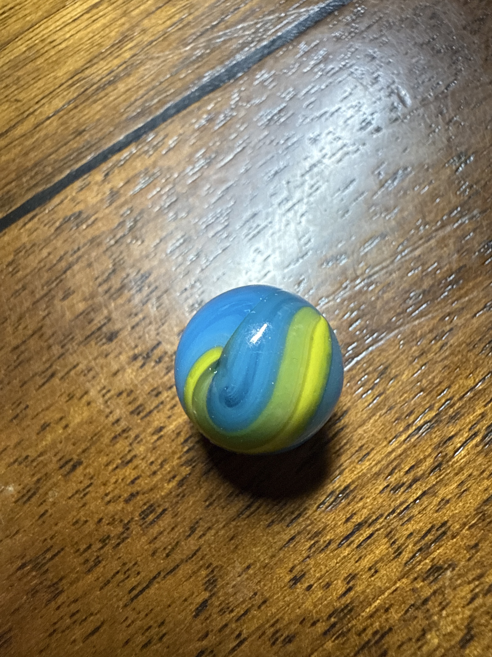 Parrot (Blue Base Variant) by Vitro Agate Company, identification view