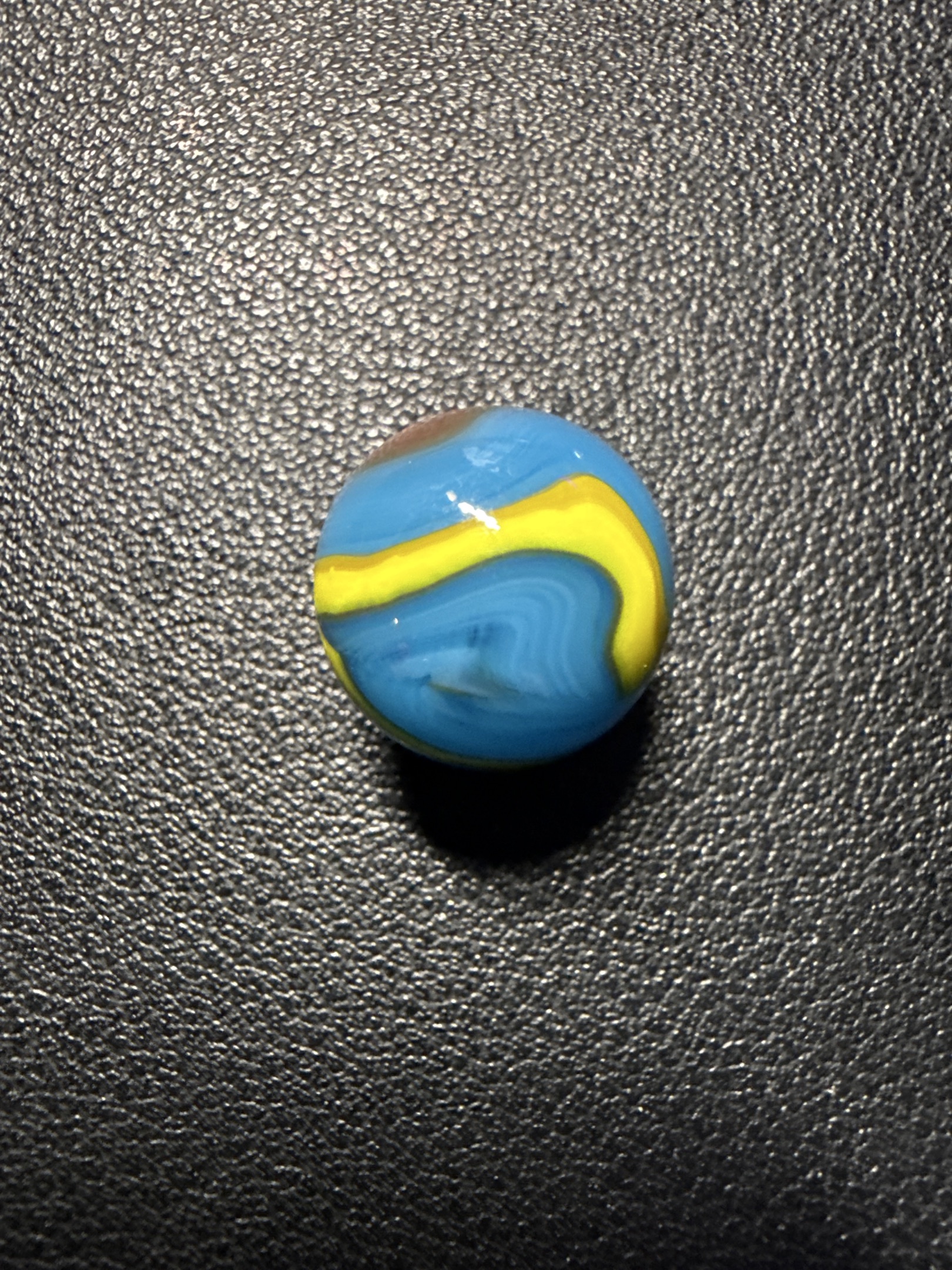Blue and Yellow Conqueror by Vitro Agate, identification view