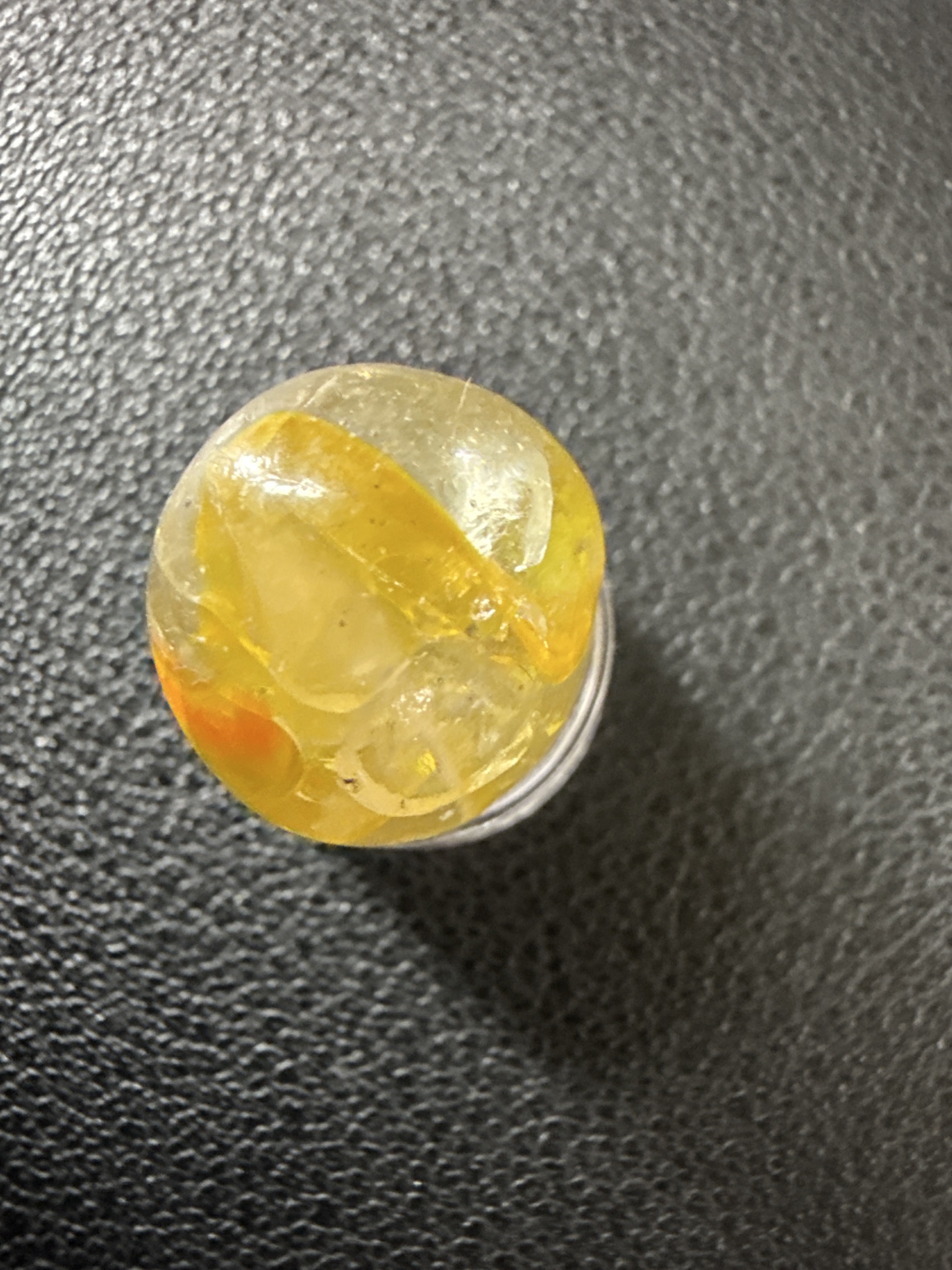 Multi-Vane Yellow/Orange by Vitro Agate Company, identification view